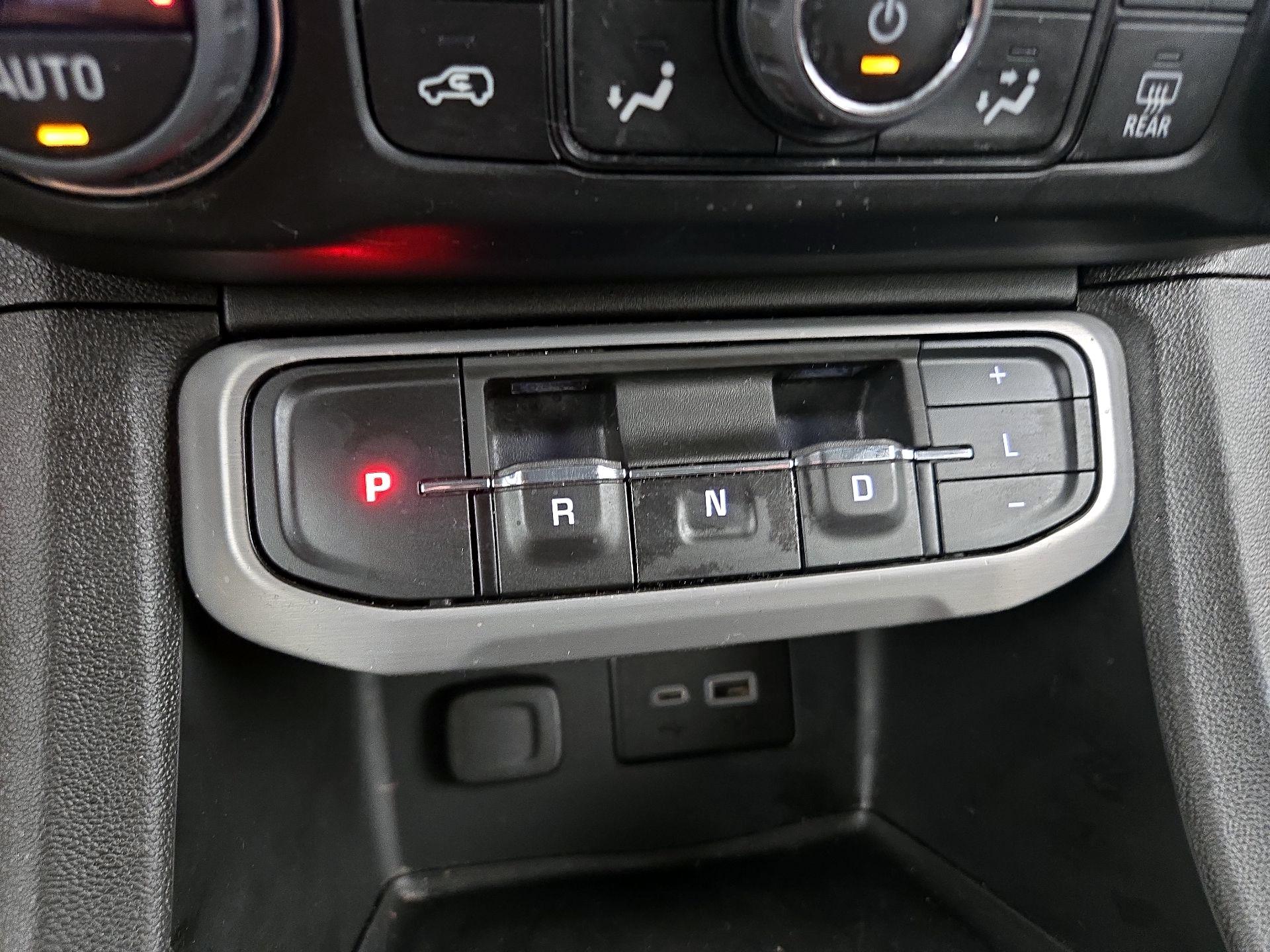 Thumbnail: 2023 GMC Acadia - 17