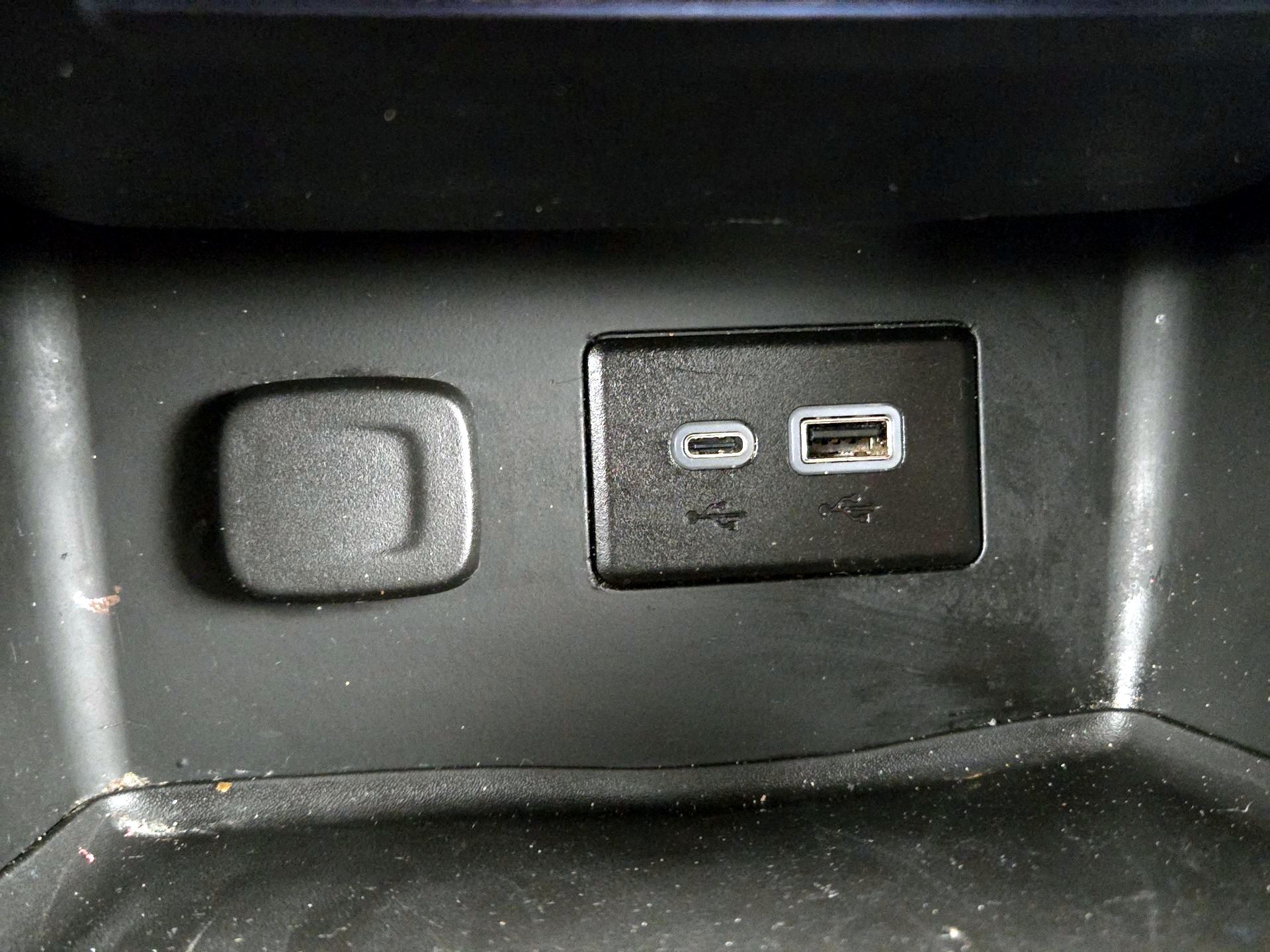 Thumbnail: 2023 GMC Acadia - 18