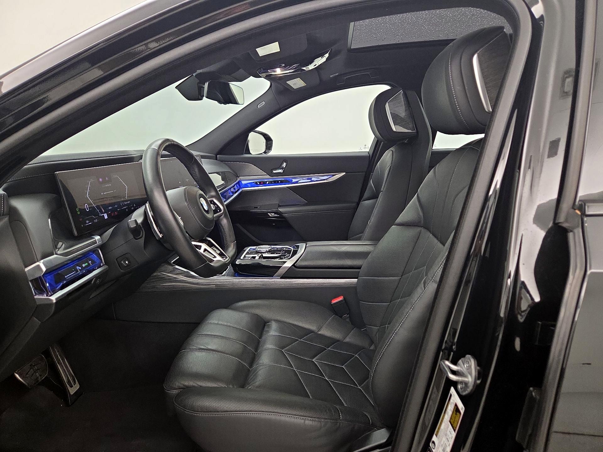 Thumbnail: 2024 BMW 7 Series - 11