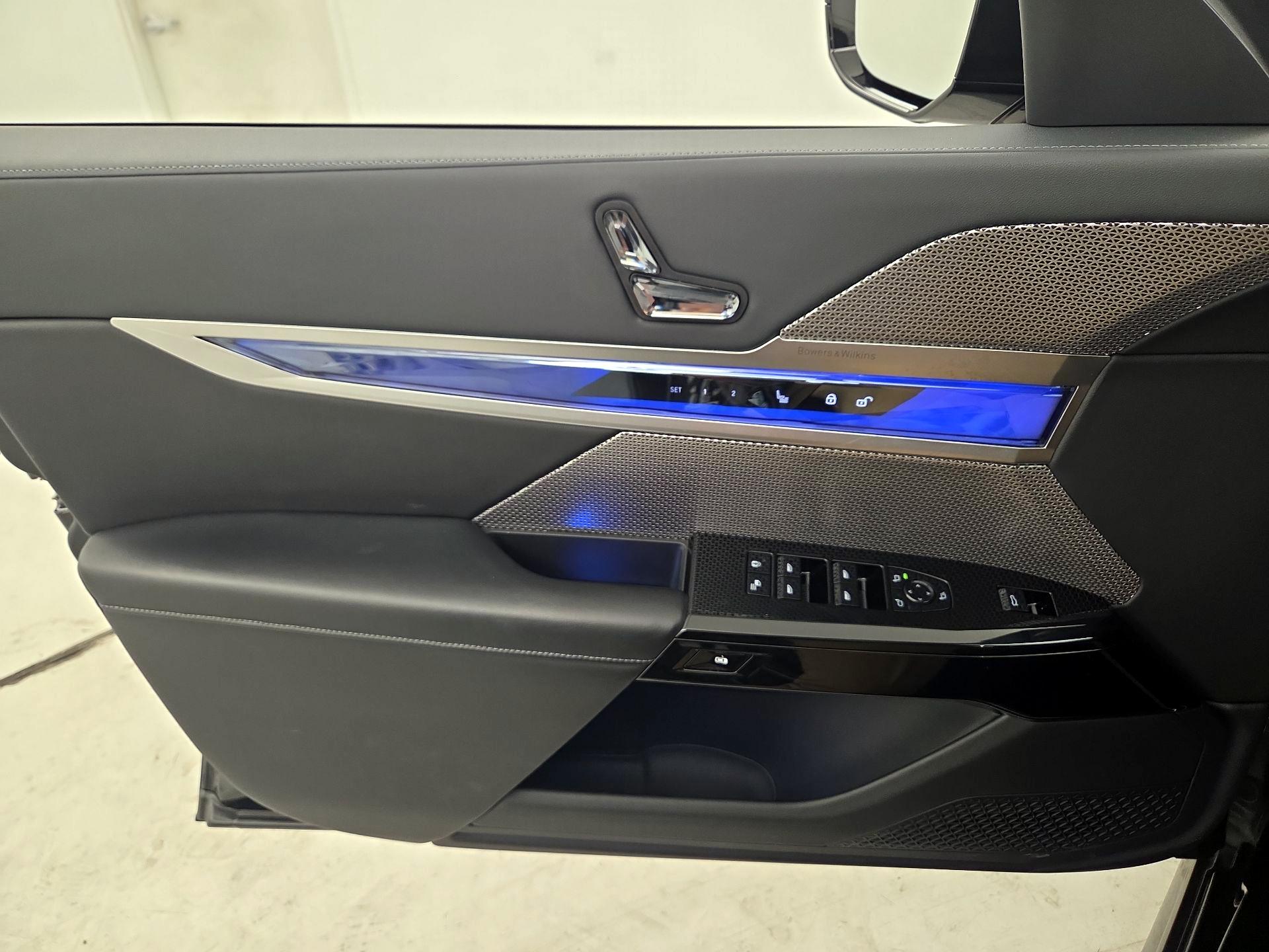 Thumbnail: 2024 BMW 7 Series - 12