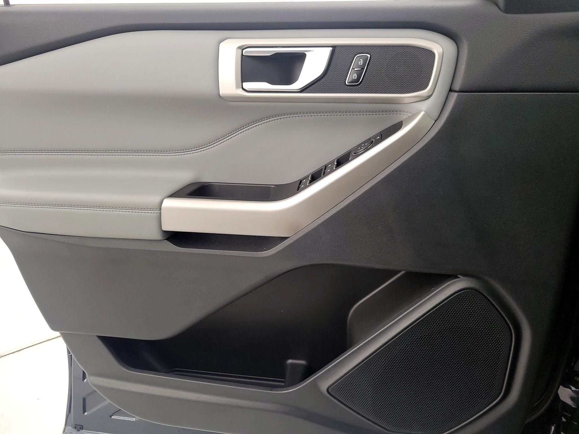 Thumbnail: 2022 Ford Explorer - 12