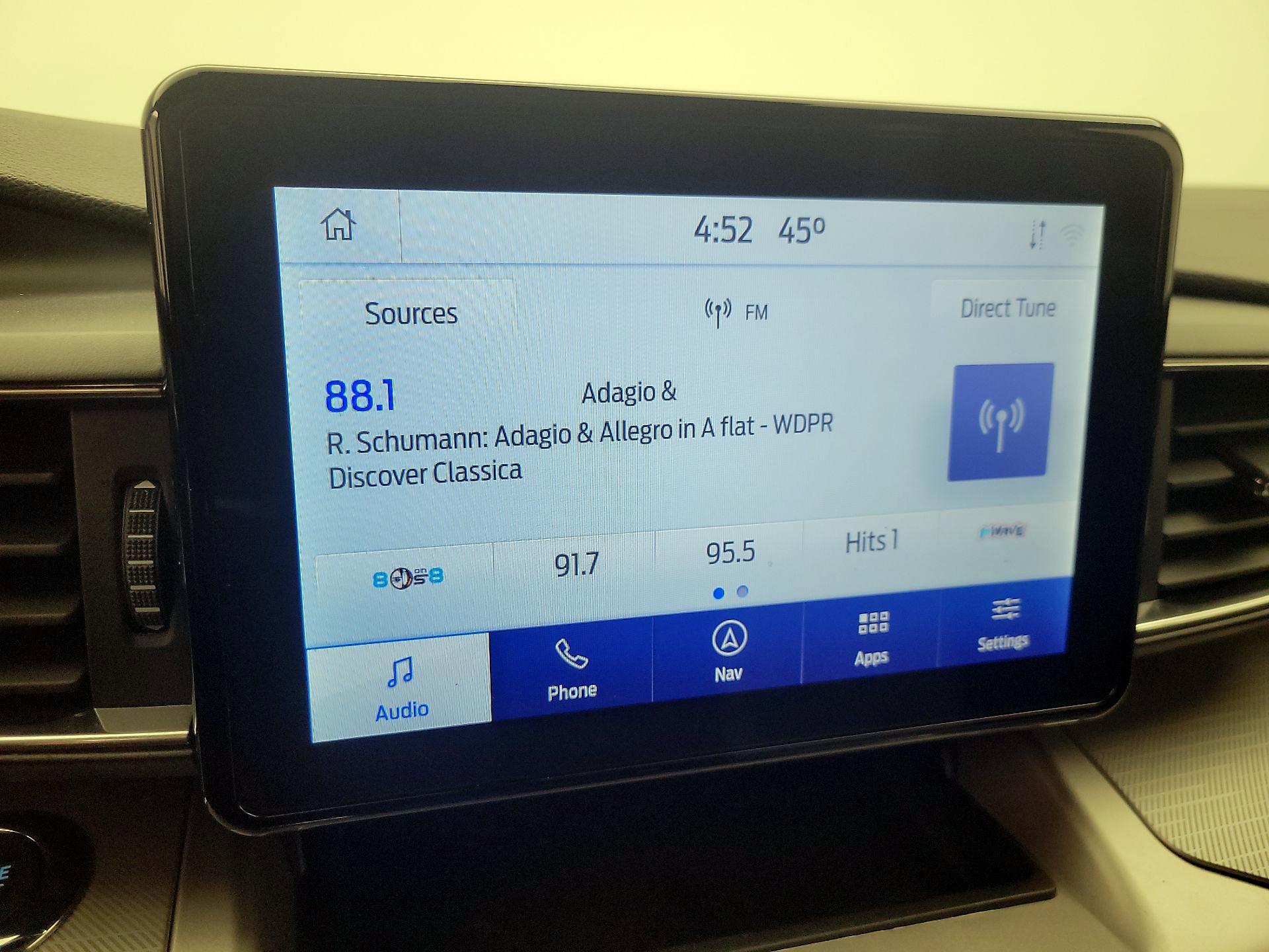 Thumbnail: 2022 Ford Explorer - 16