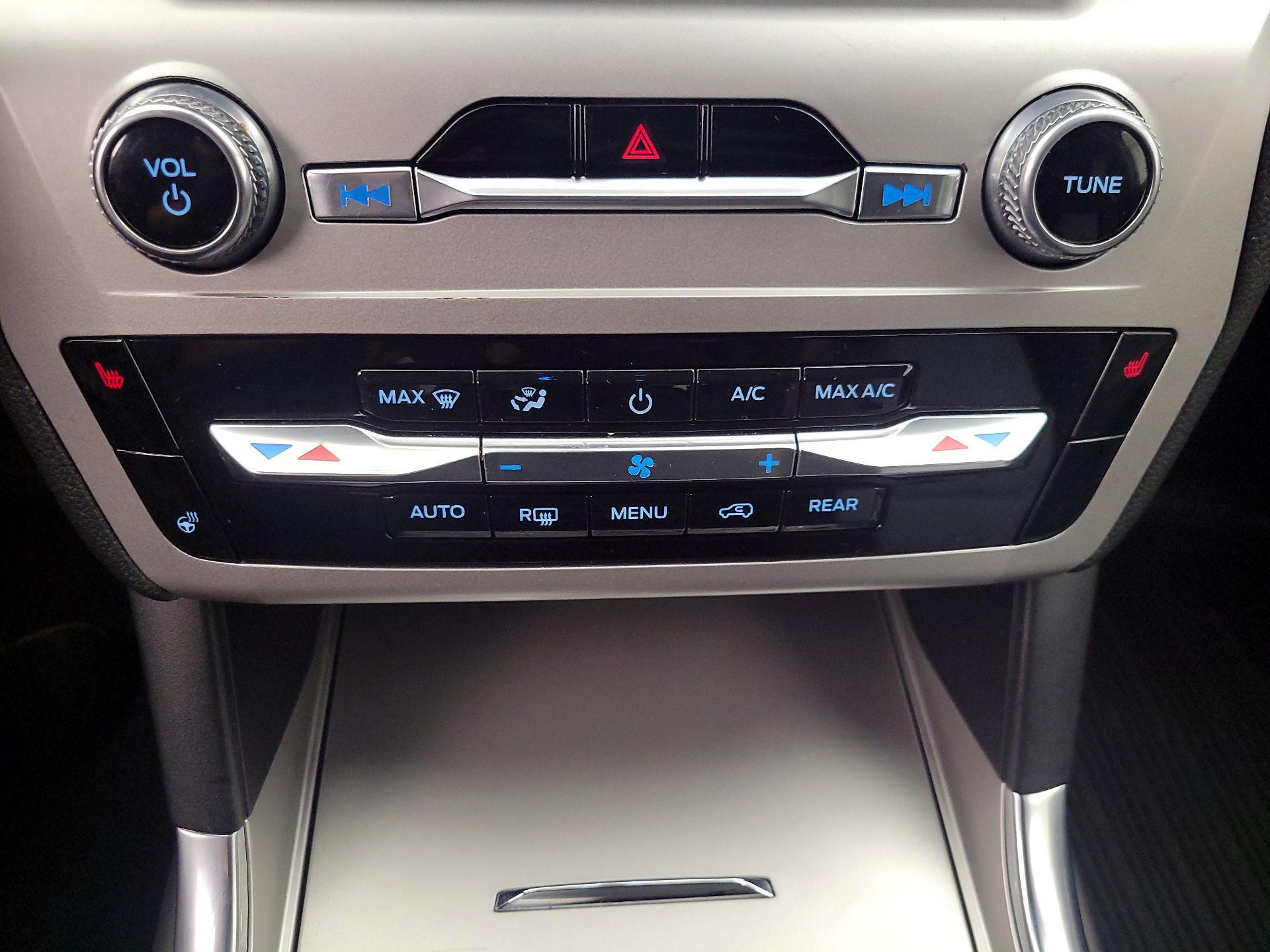 Thumbnail: 2022 Ford Explorer - 17