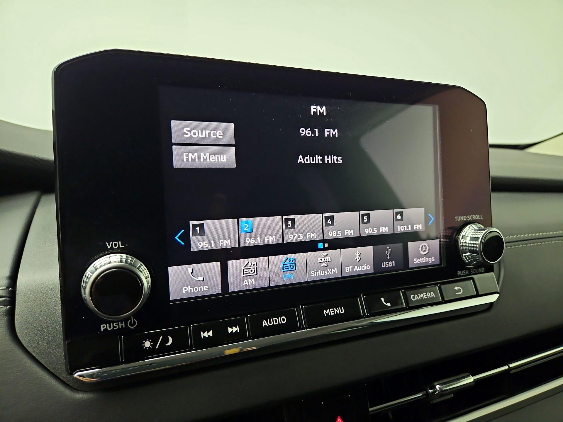 Thumbnail: 2024 Mitsubishi Outlander - 15