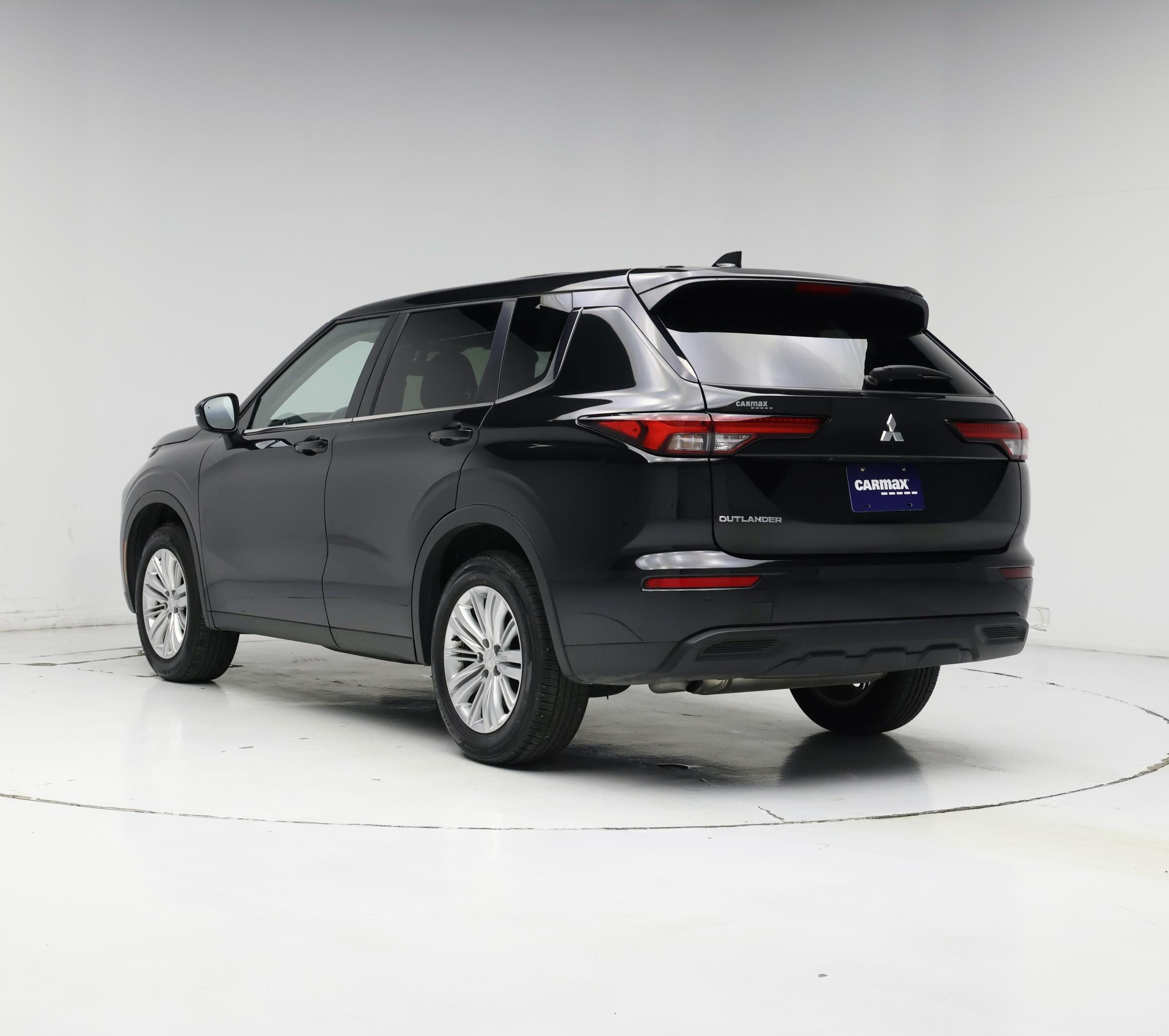 Thumbnail: 2024 Mitsubishi Outlander - 2