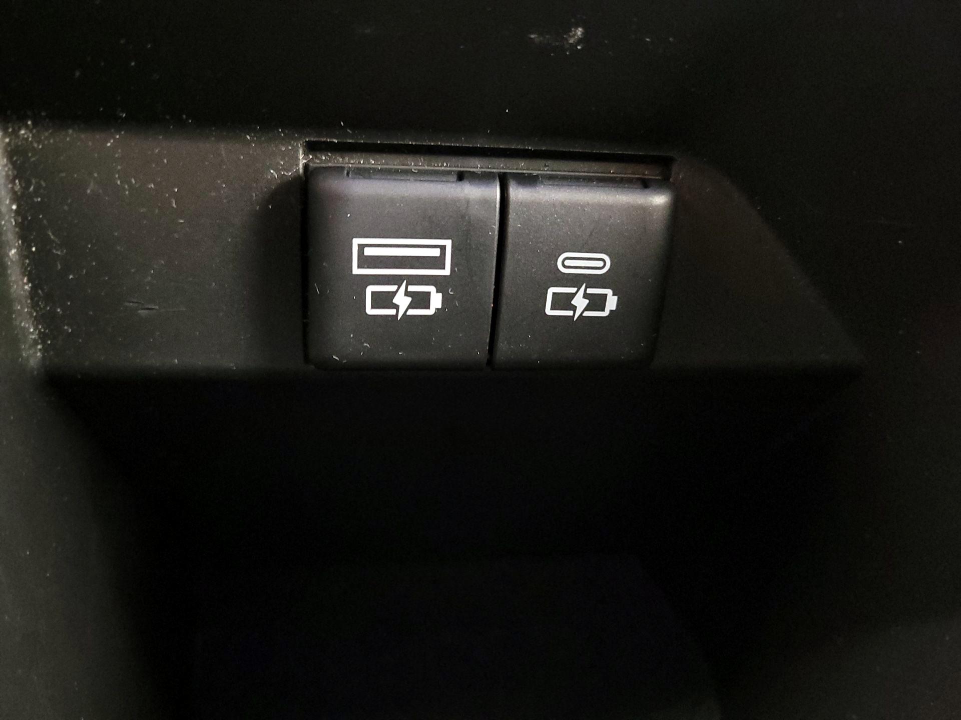 Thumbnail: 2023 Toyota Camry - 18