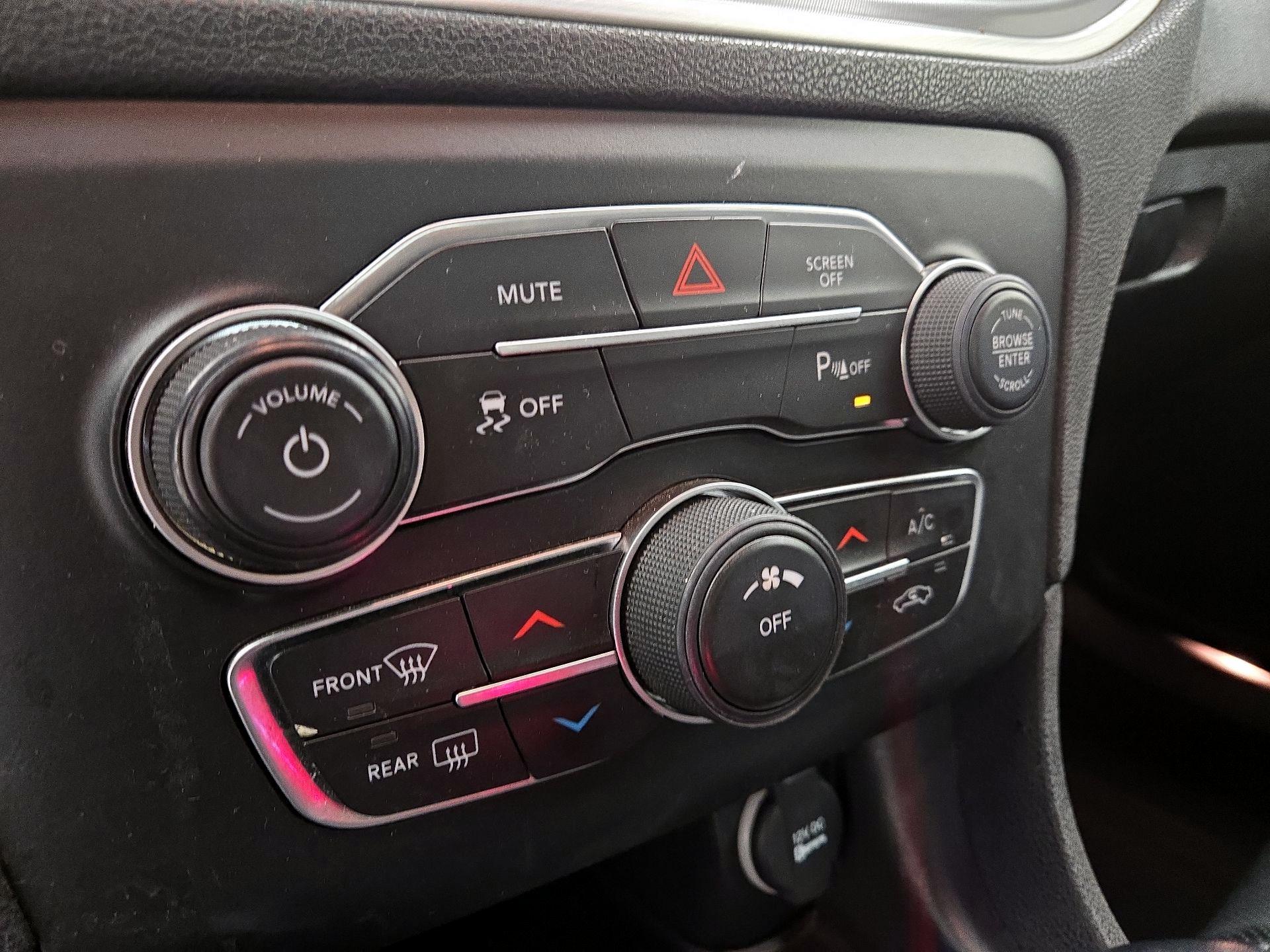 Thumbnail: 2022 Dodge Charger - 16