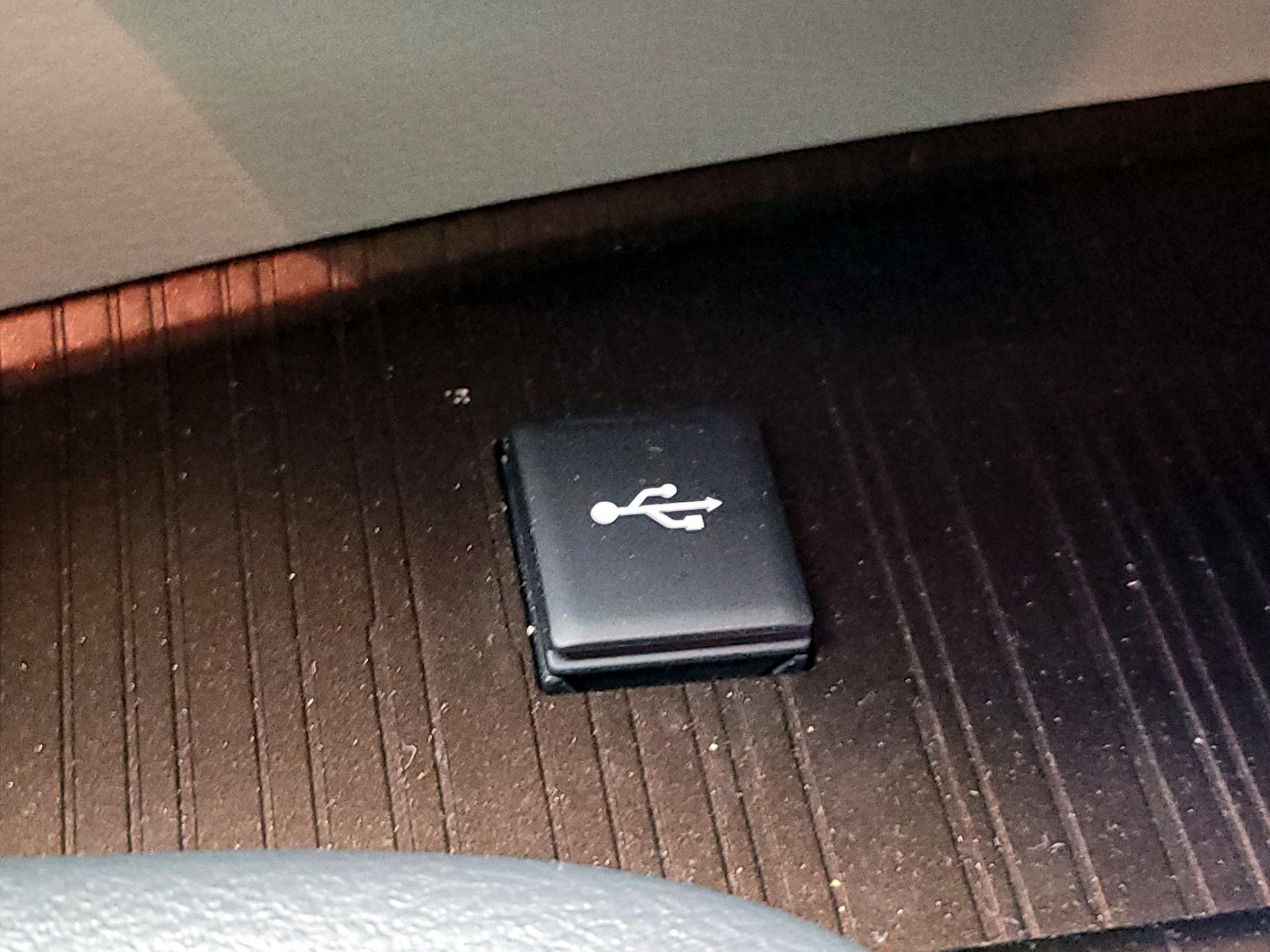 Thumbnail: 2023 Toyota Sienna - 18