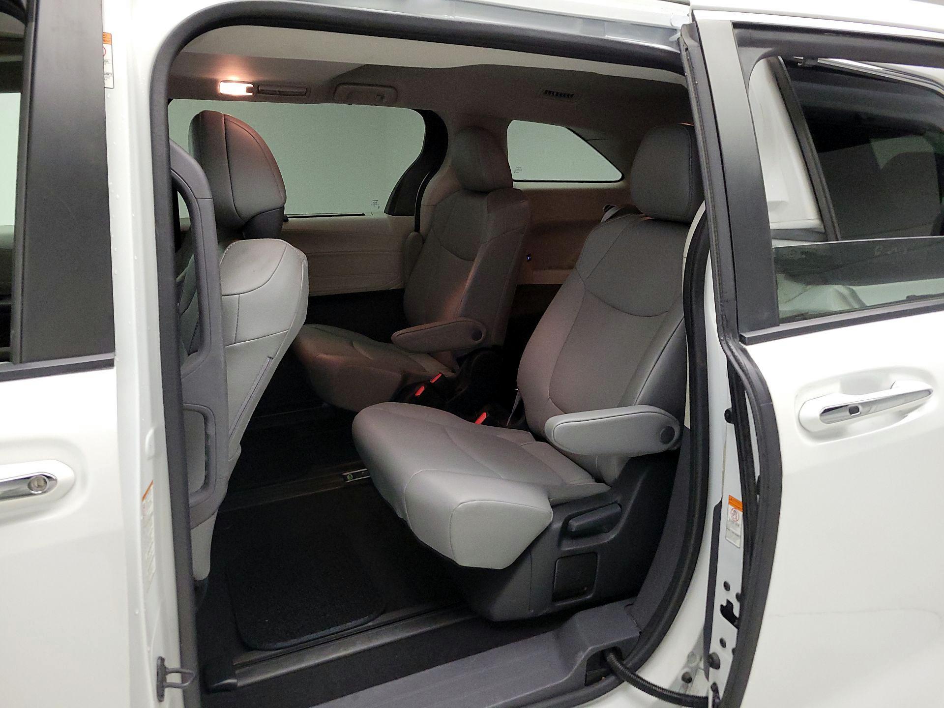 Thumbnail: 2023 Toyota Sienna - 20