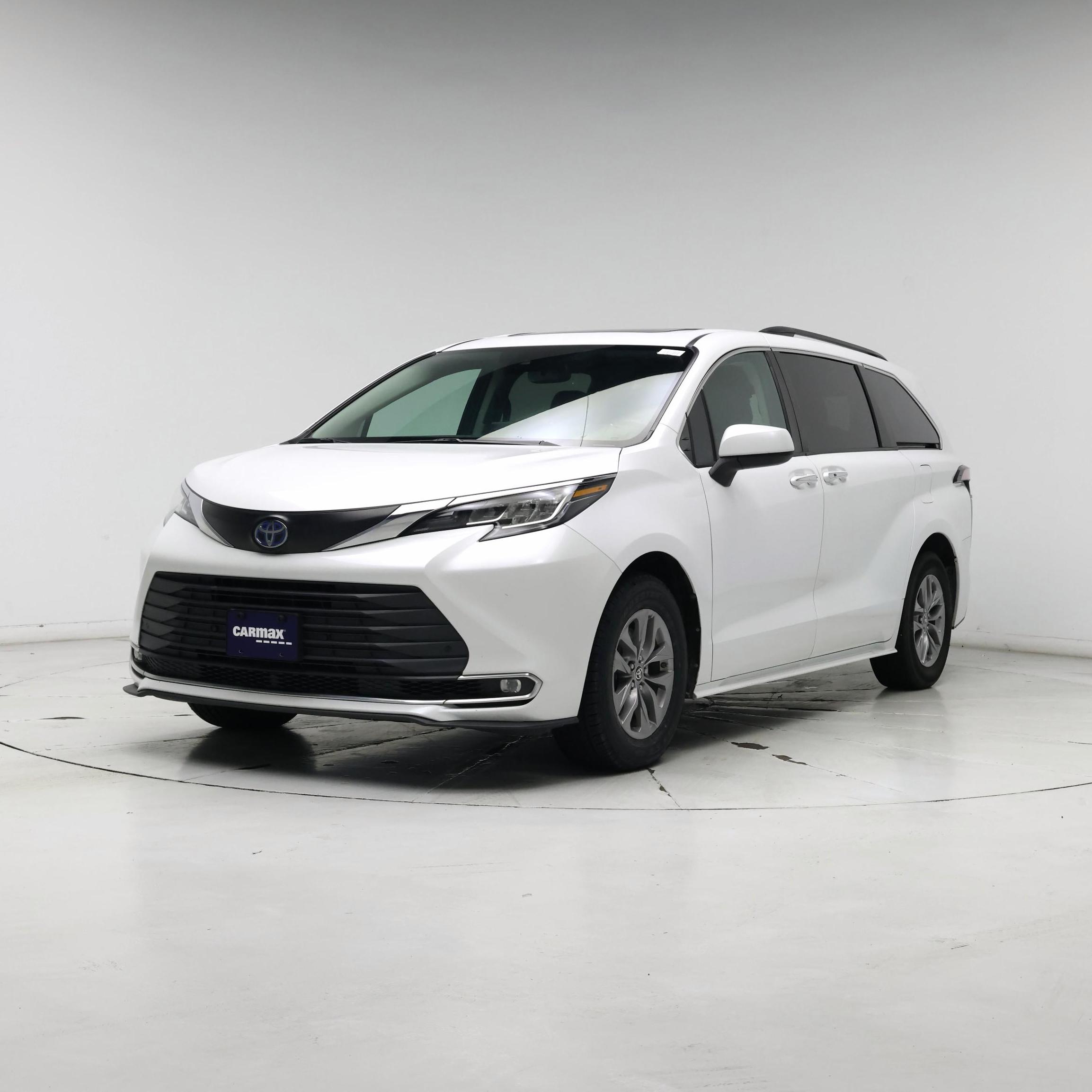 Thumbnail: 2023 Toyota Sienna - 4
