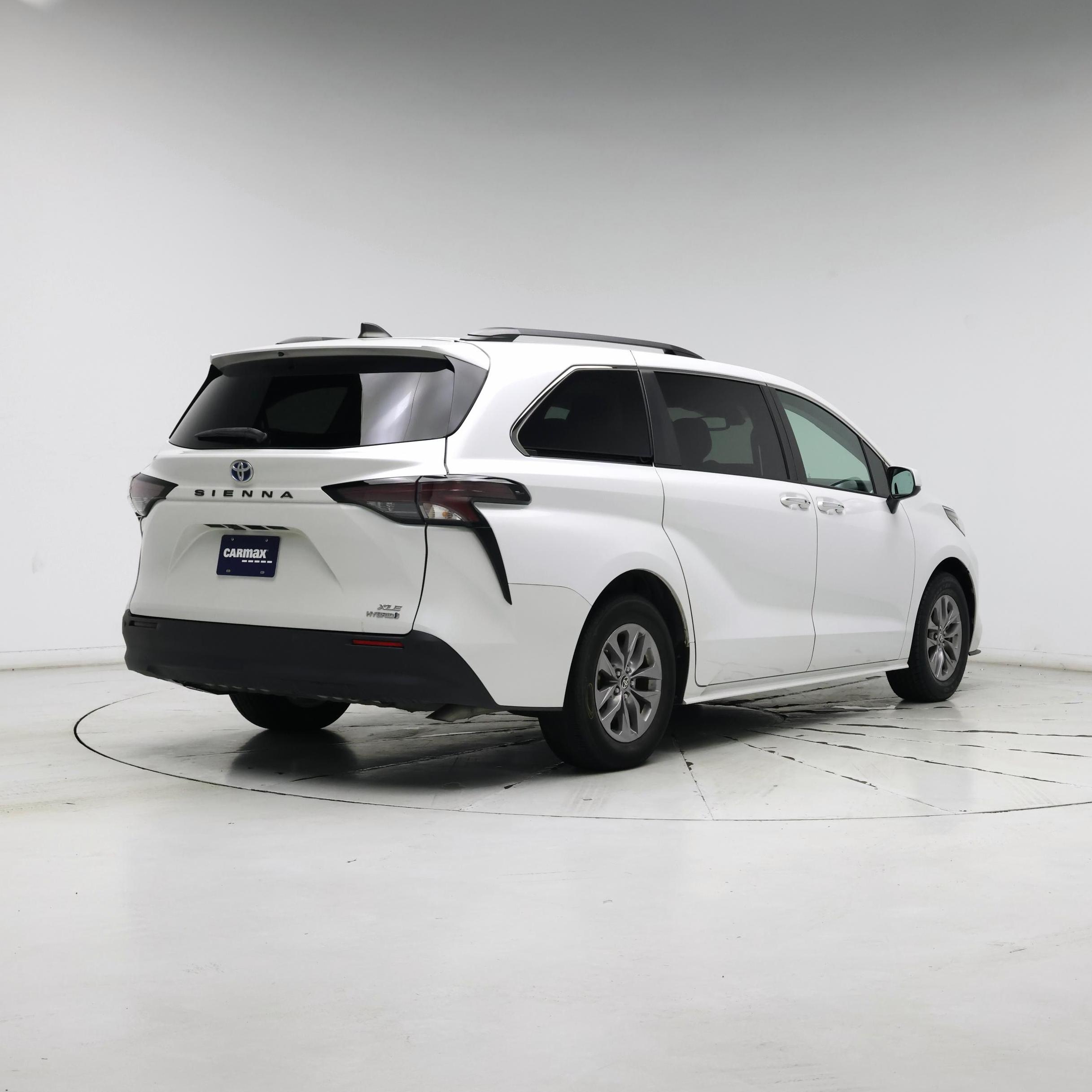 Thumbnail: 2023 Toyota Sienna - 8