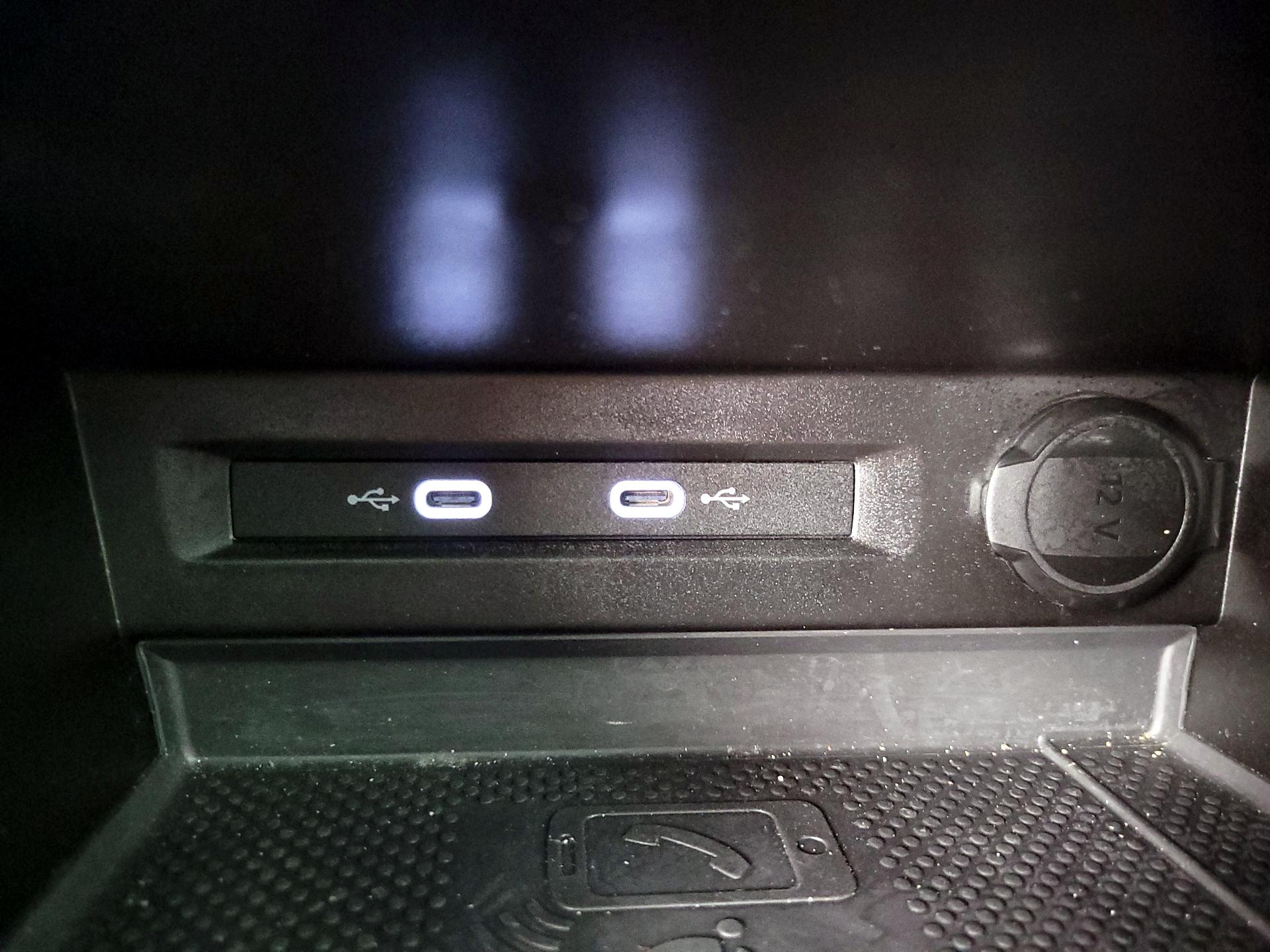 Thumbnail: 2022 Volkswagen Tiguan - 18