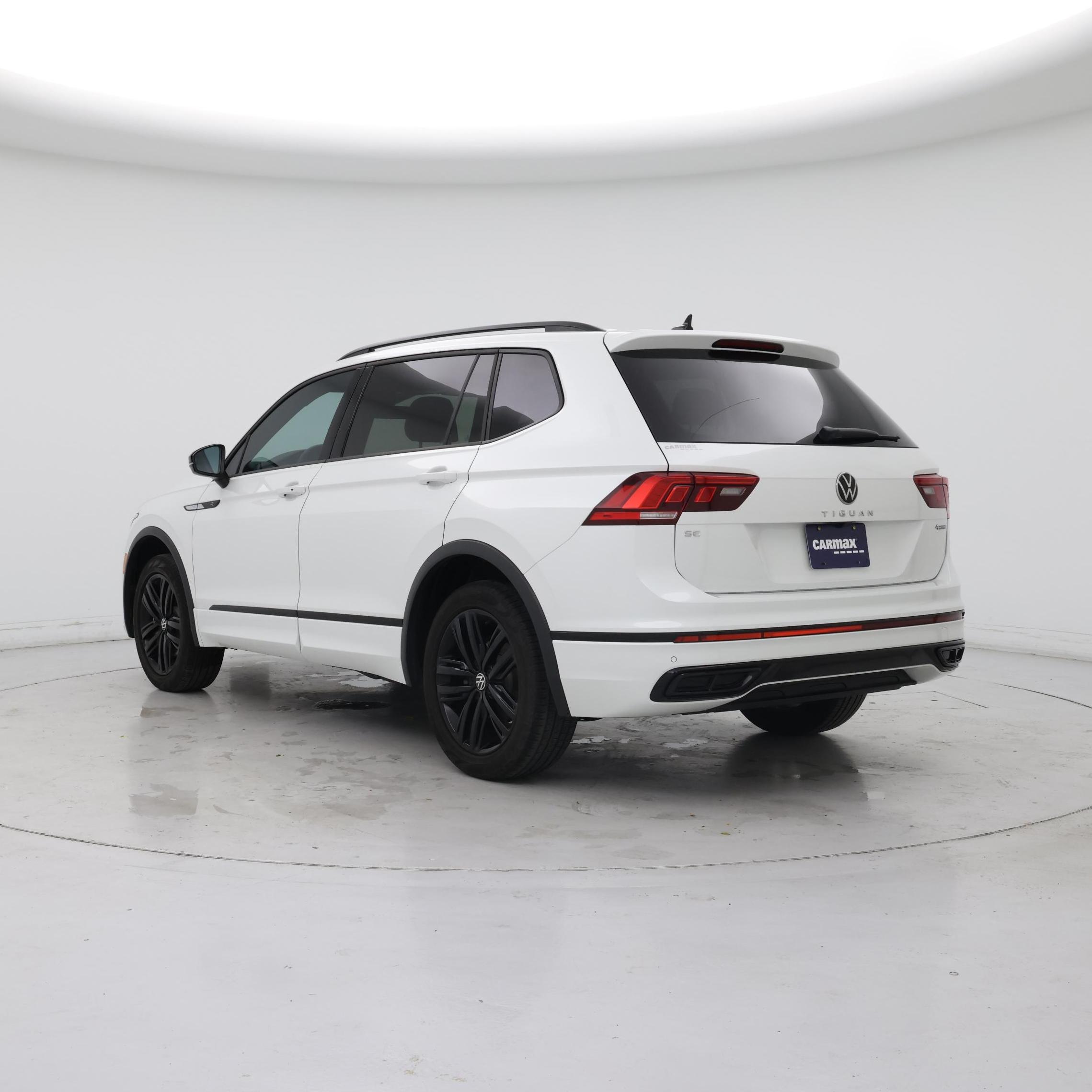 Thumbnail: 2022 Volkswagen Tiguan - 2