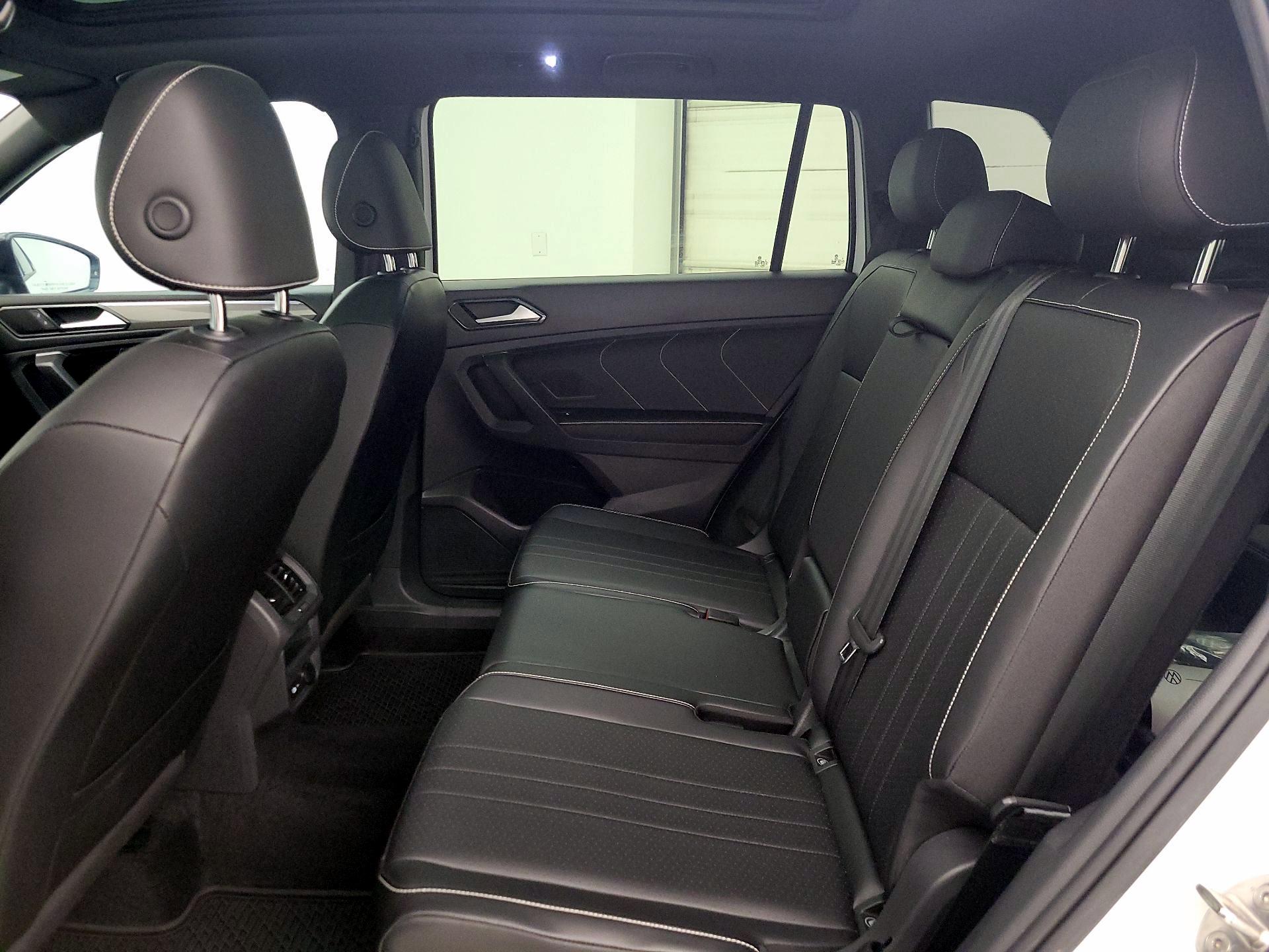 Thumbnail: 2022 Volkswagen Tiguan - 20