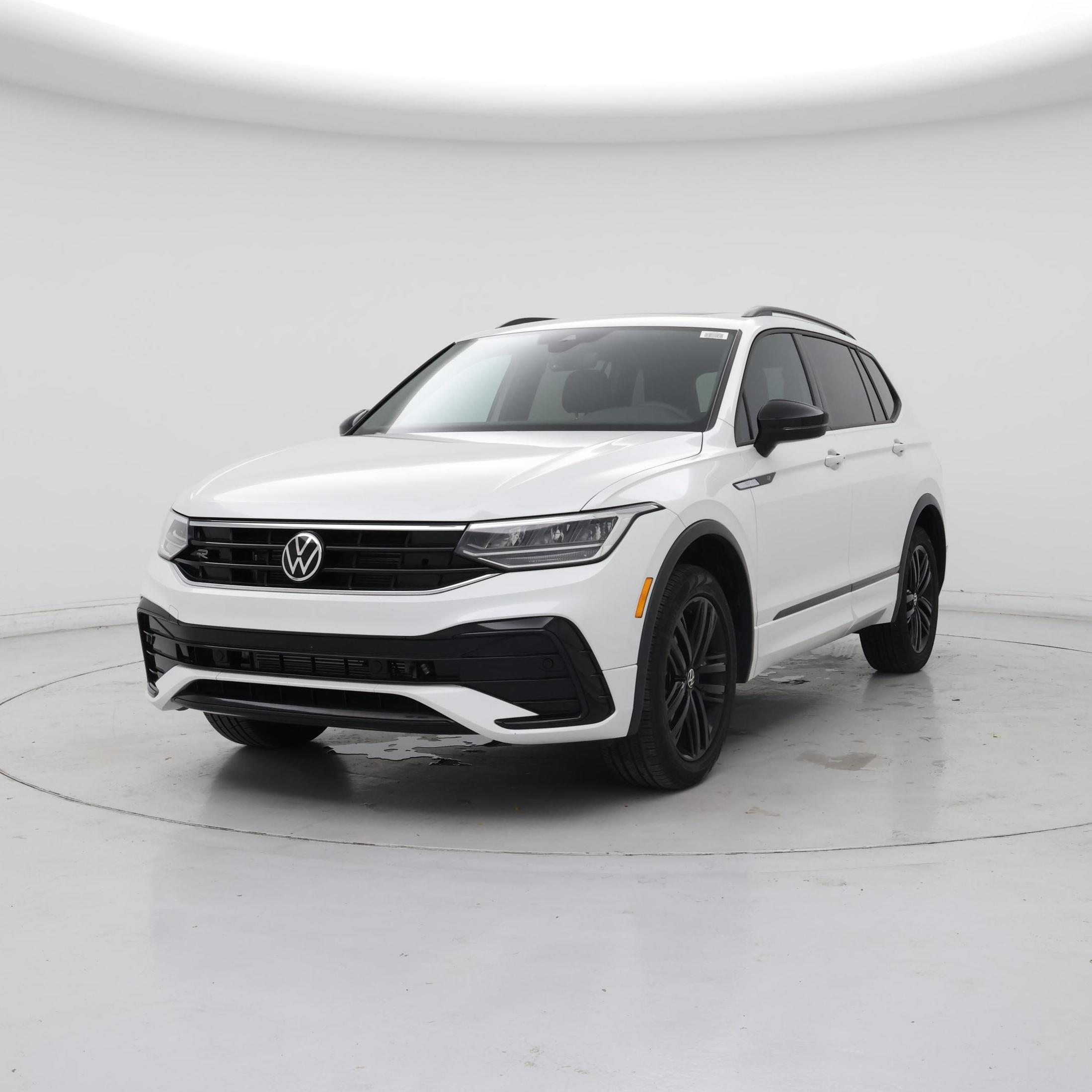 Thumbnail: 2022 Volkswagen Tiguan - 4