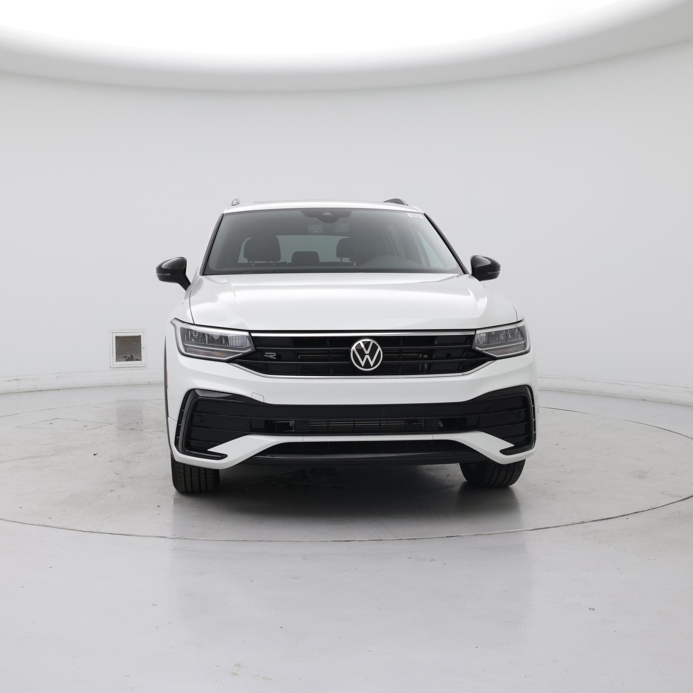 Thumbnail: 2022 Volkswagen Tiguan - 5