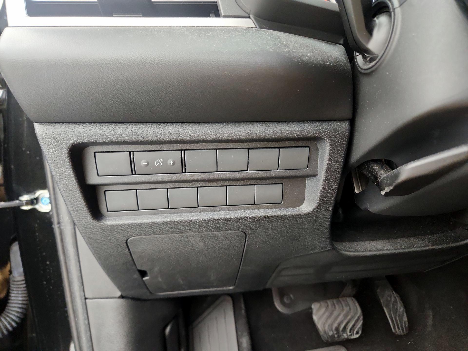 Thumbnail: 2022 Mitsubishi Outlander - 13