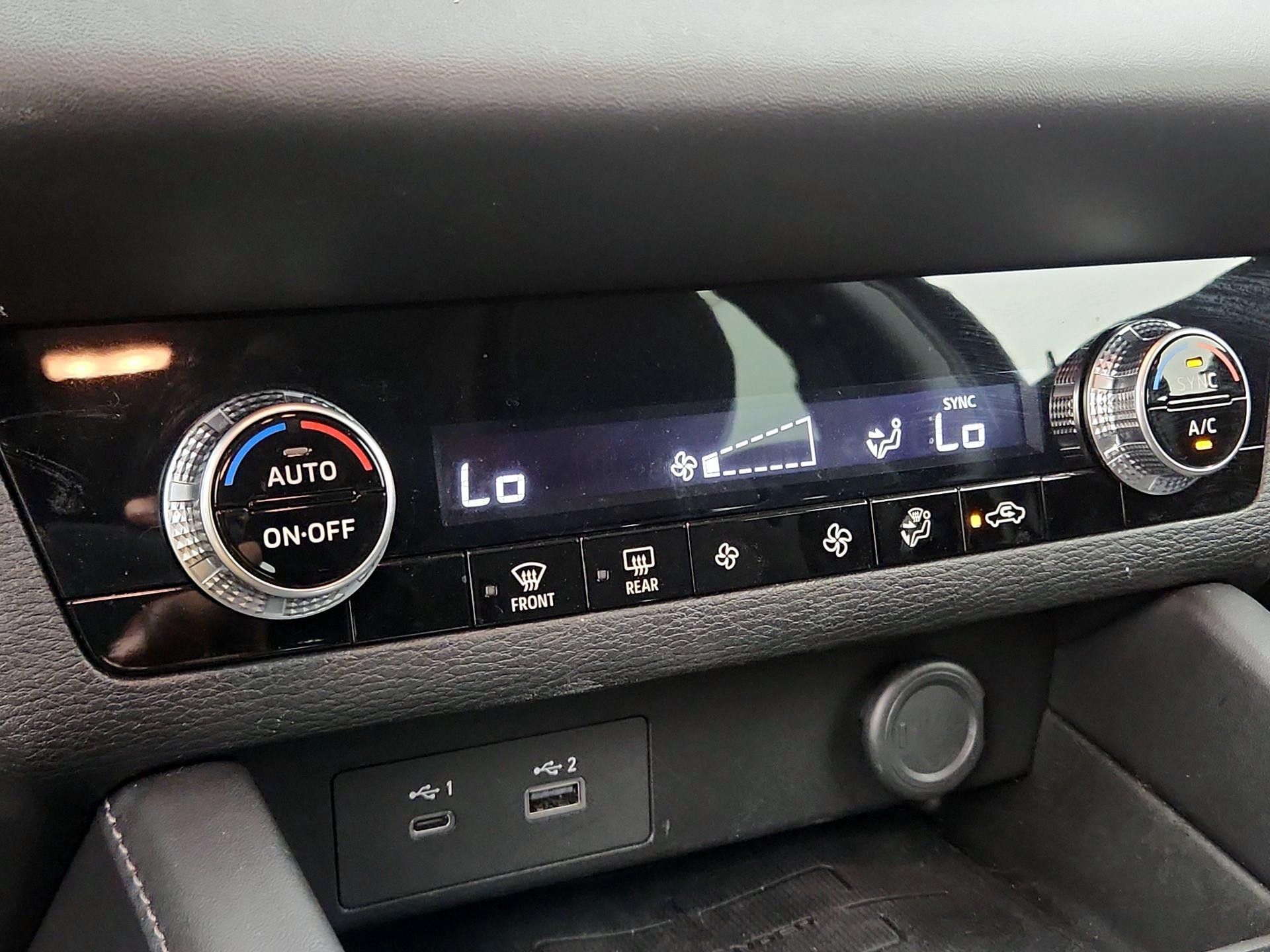 Thumbnail: 2022 Mitsubishi Outlander - 16