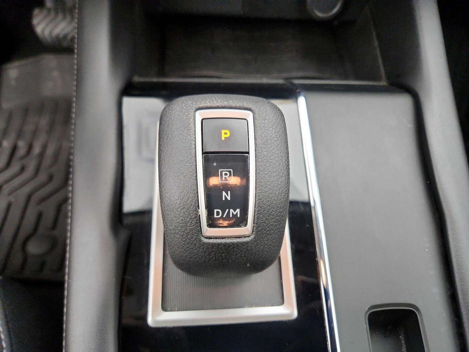 Thumbnail: 2022 Mitsubishi Outlander - 17