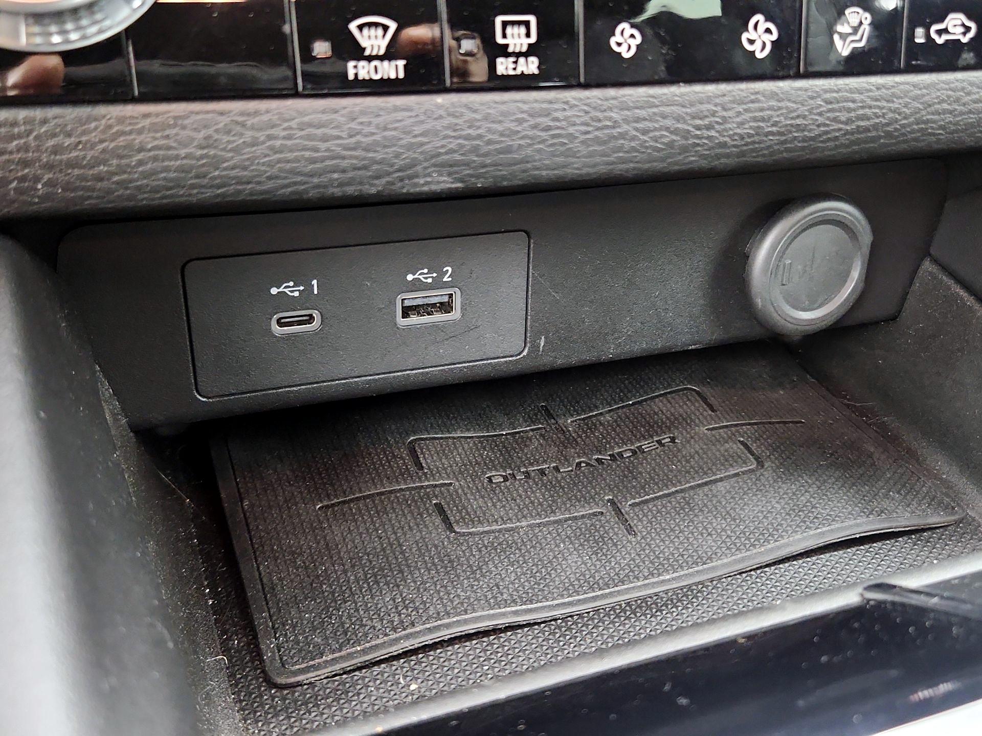 Thumbnail: 2022 Mitsubishi Outlander - 18