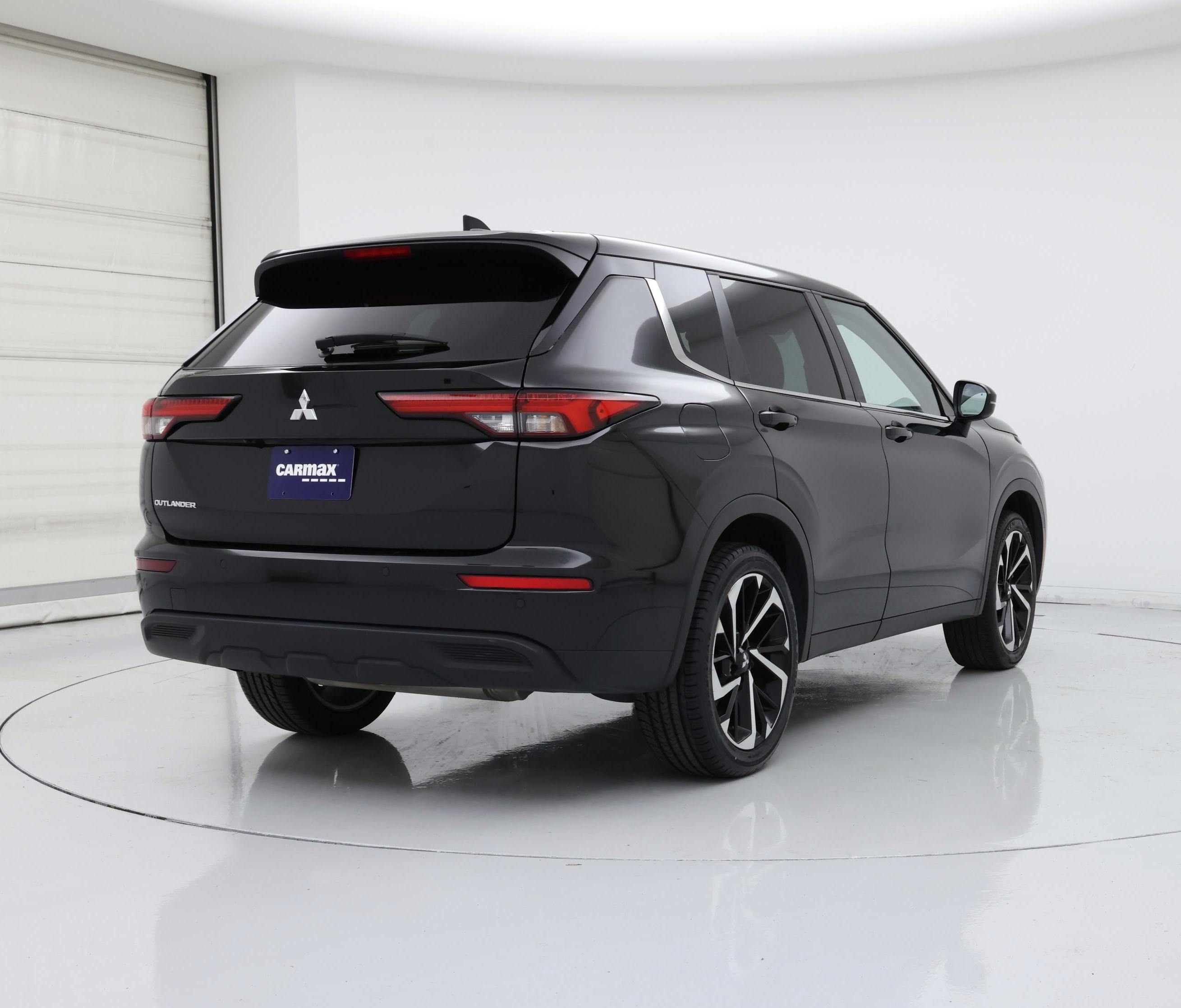 Thumbnail: 2022 Mitsubishi Outlander - 8