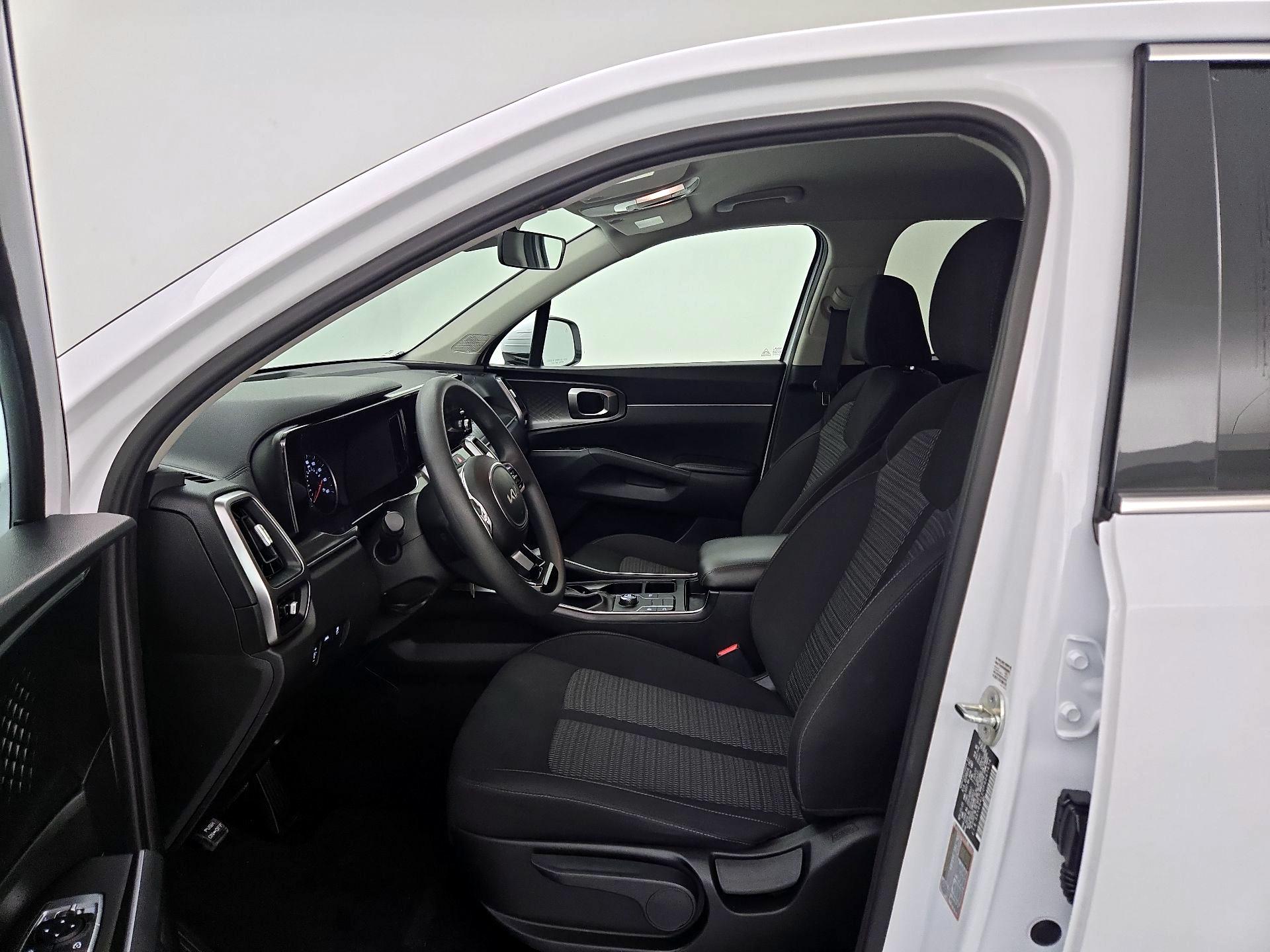 Thumbnail: 2023 Kia Sorento - 11