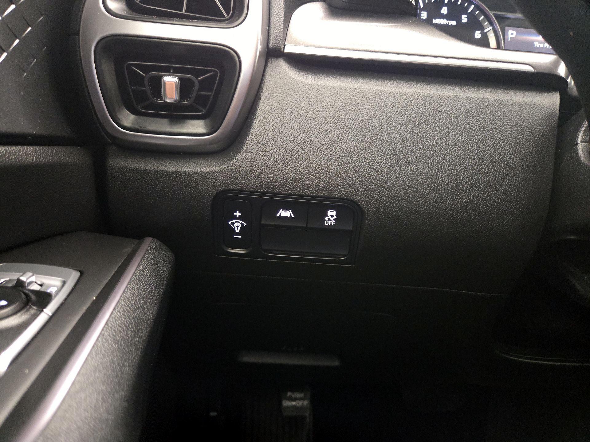 Thumbnail: 2023 Kia Sorento - 13