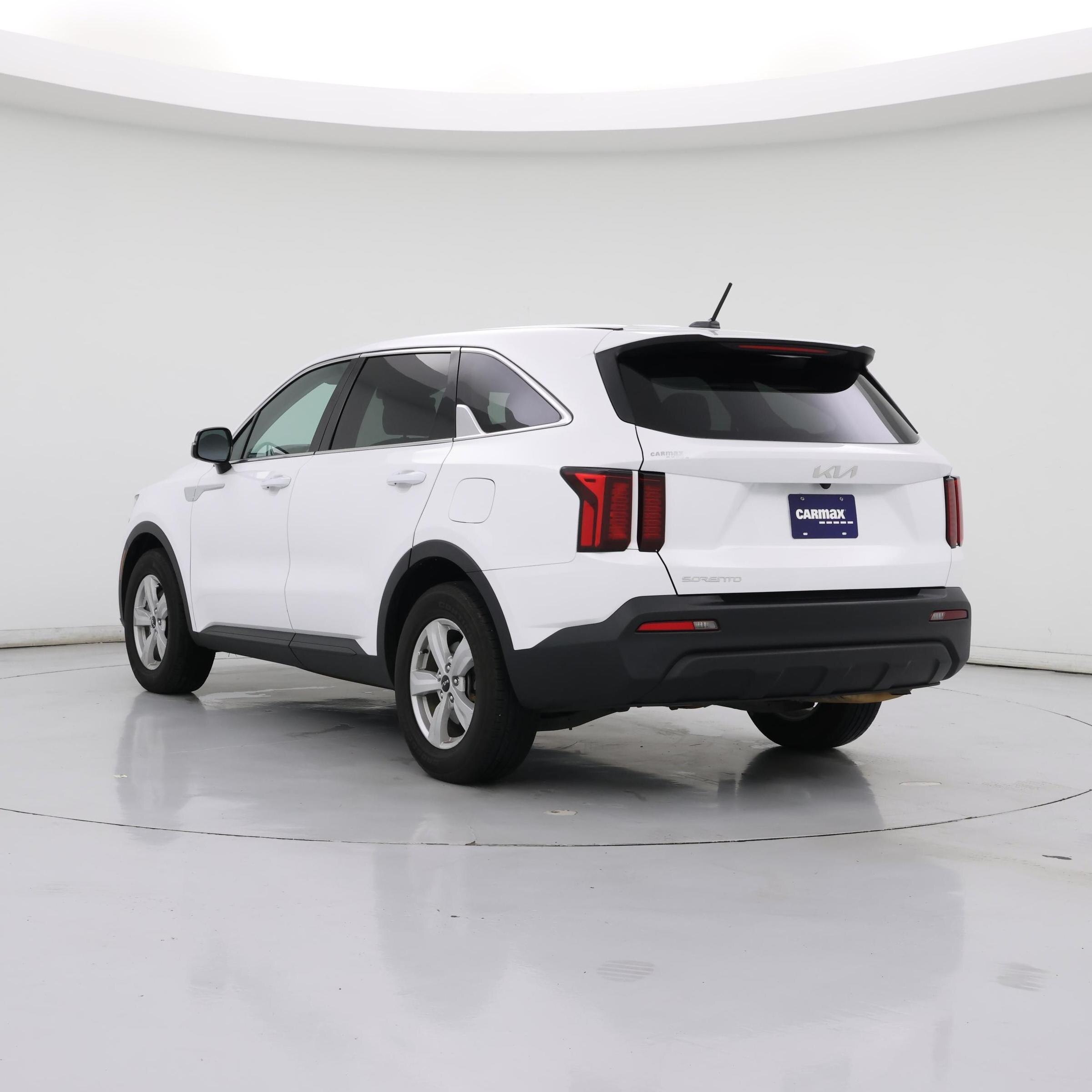 Thumbnail: 2023 Kia Sorento - 2