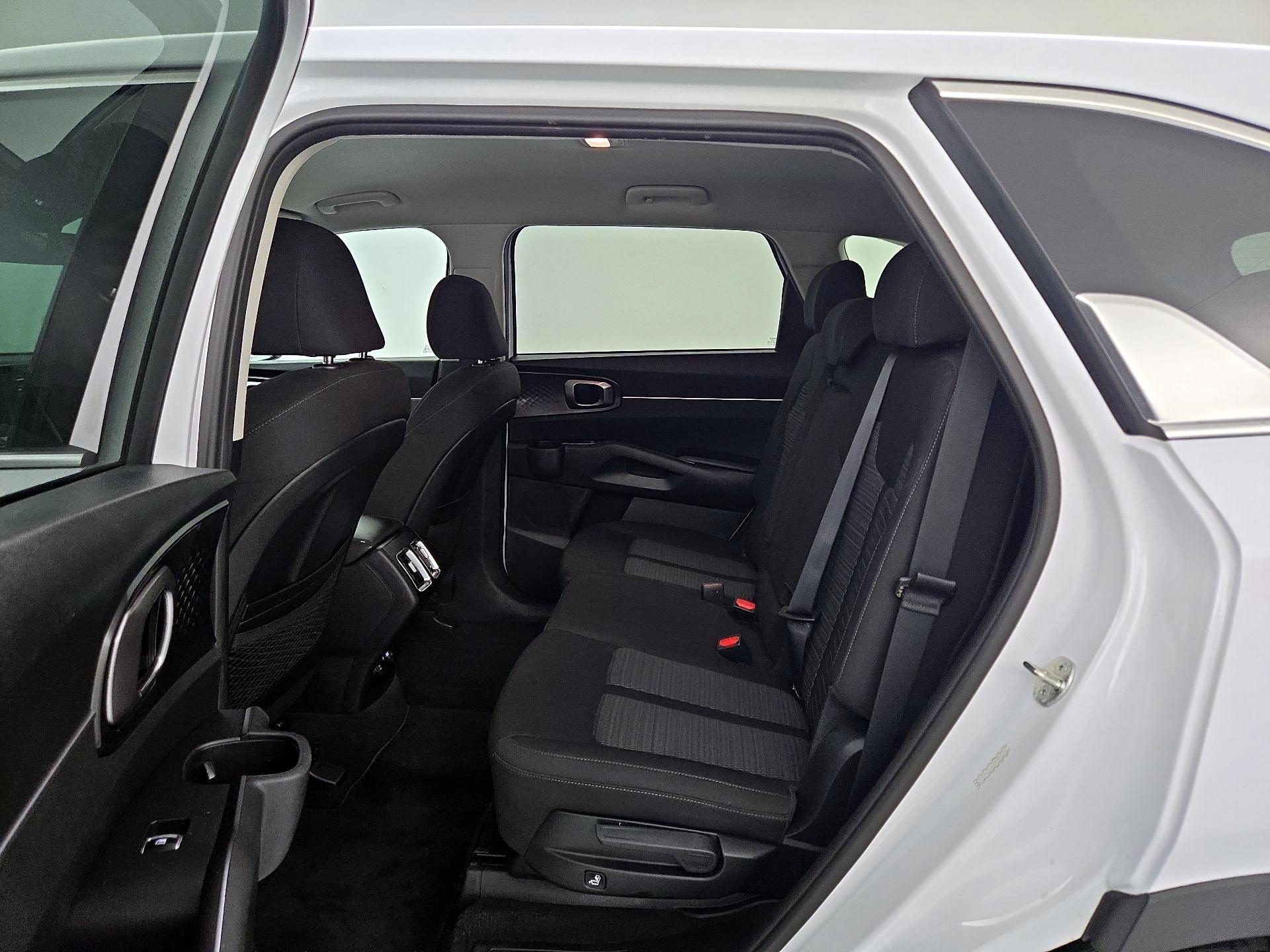 Thumbnail: 2023 Kia Sorento - 19