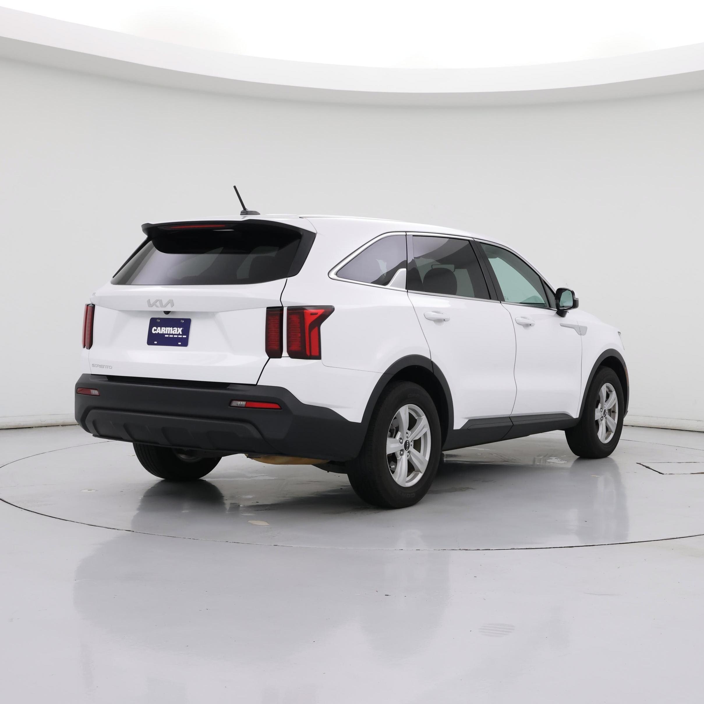 Thumbnail: 2023 Kia Sorento - 8