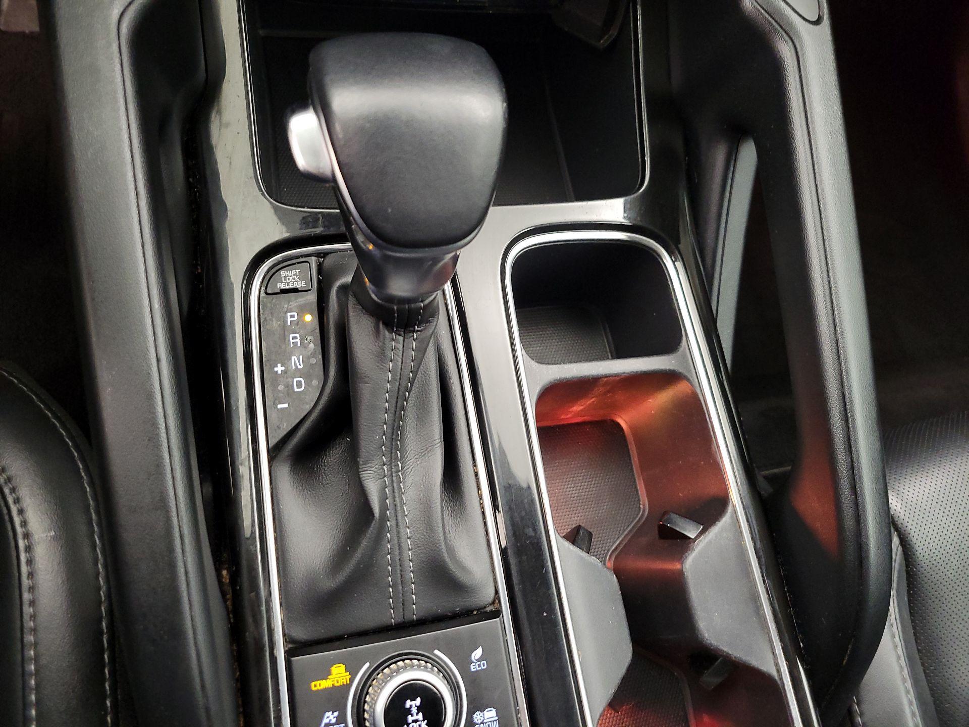 Thumbnail: 2021 Kia Telluride - 17