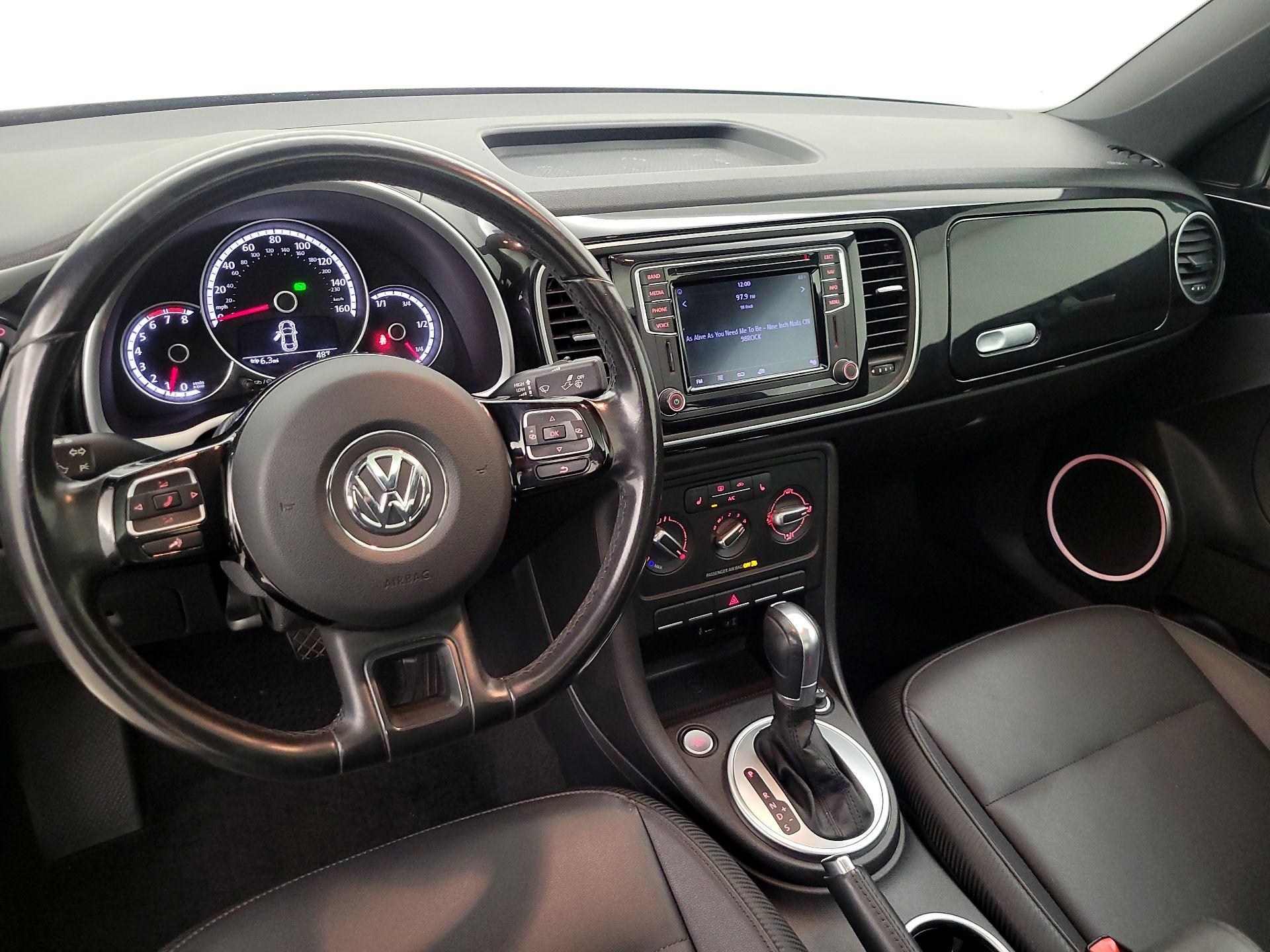Thumbnail: 2016 Volkswagen Beetle - 9