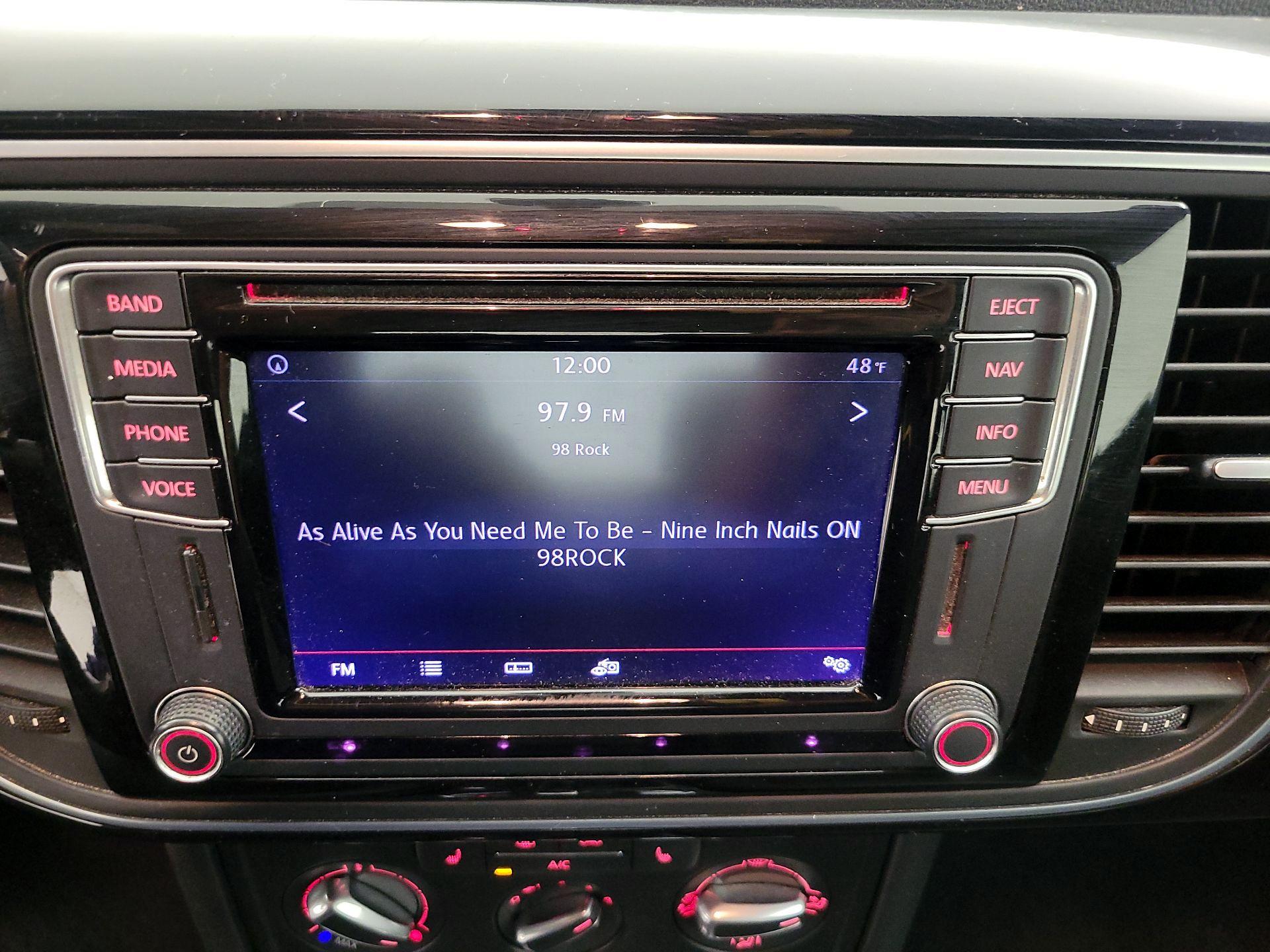 Thumbnail: 2016 Volkswagen Beetle - 15