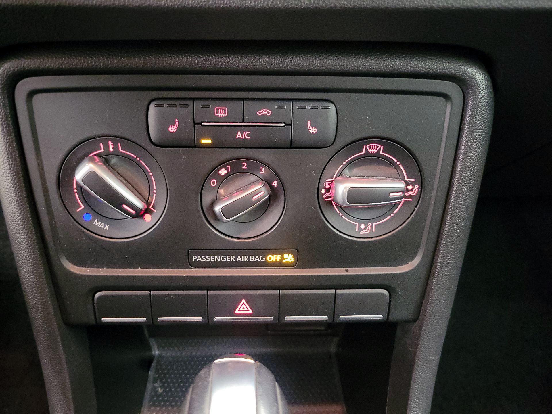 Thumbnail: 2016 Volkswagen Beetle - 16