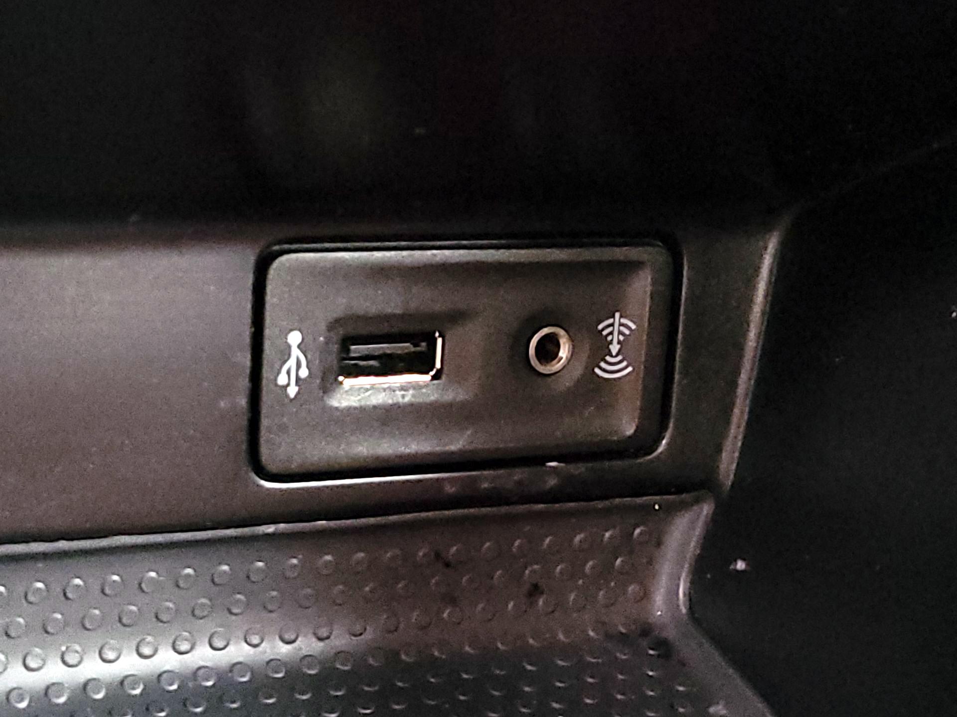 Thumbnail: 2016 Volkswagen Beetle - 18