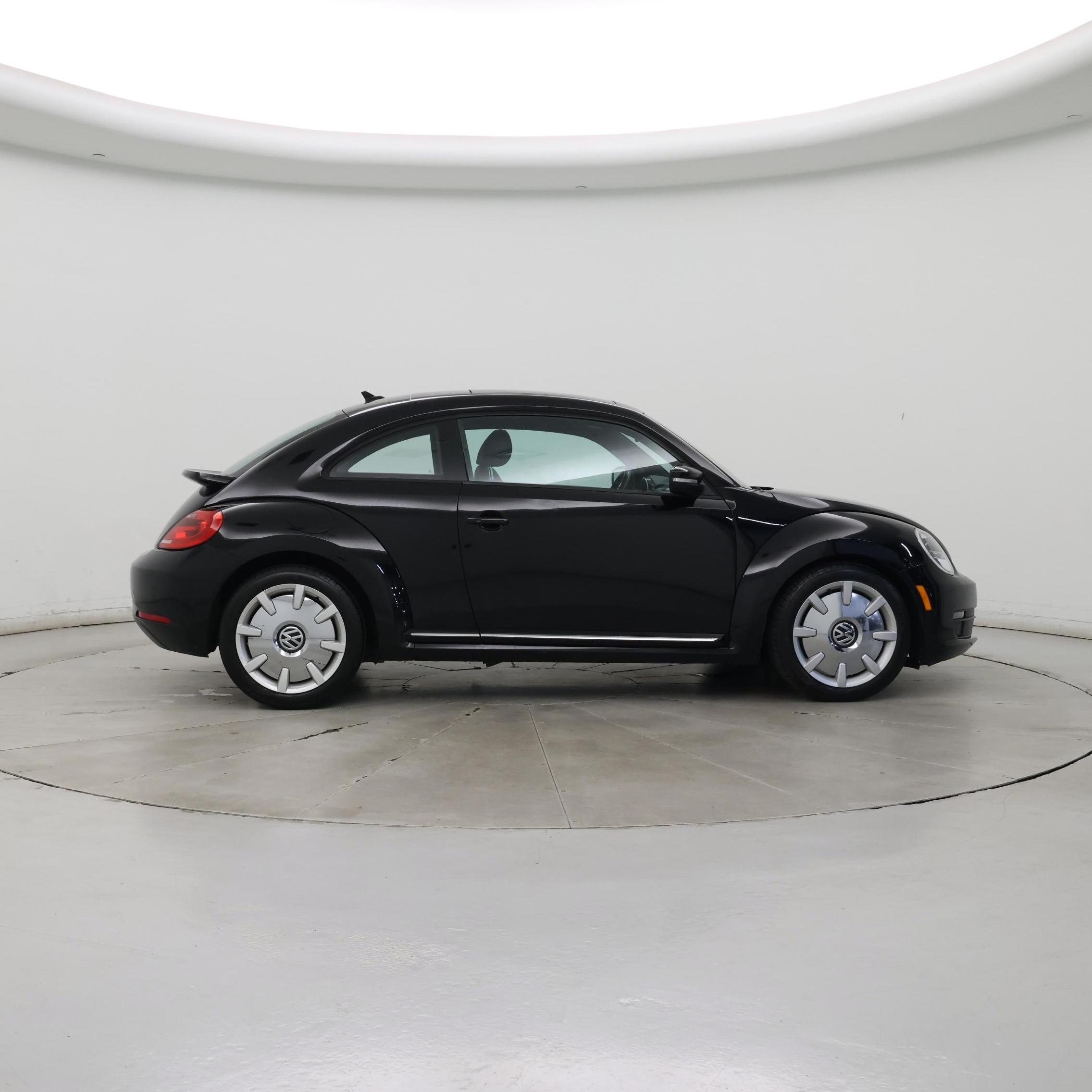 Thumbnail: 2016 Volkswagen Beetle - 7