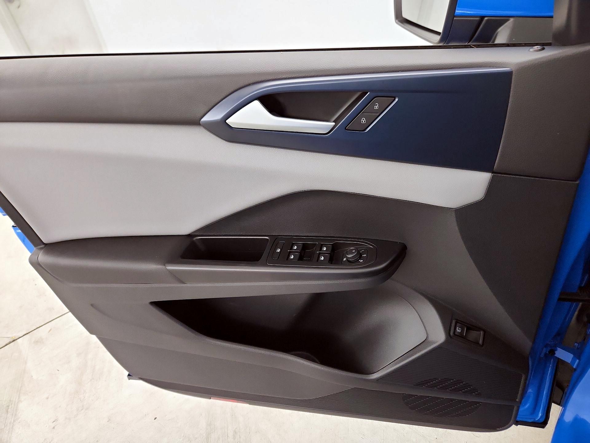 Thumbnail: 2023 Volkswagen Taos - 12