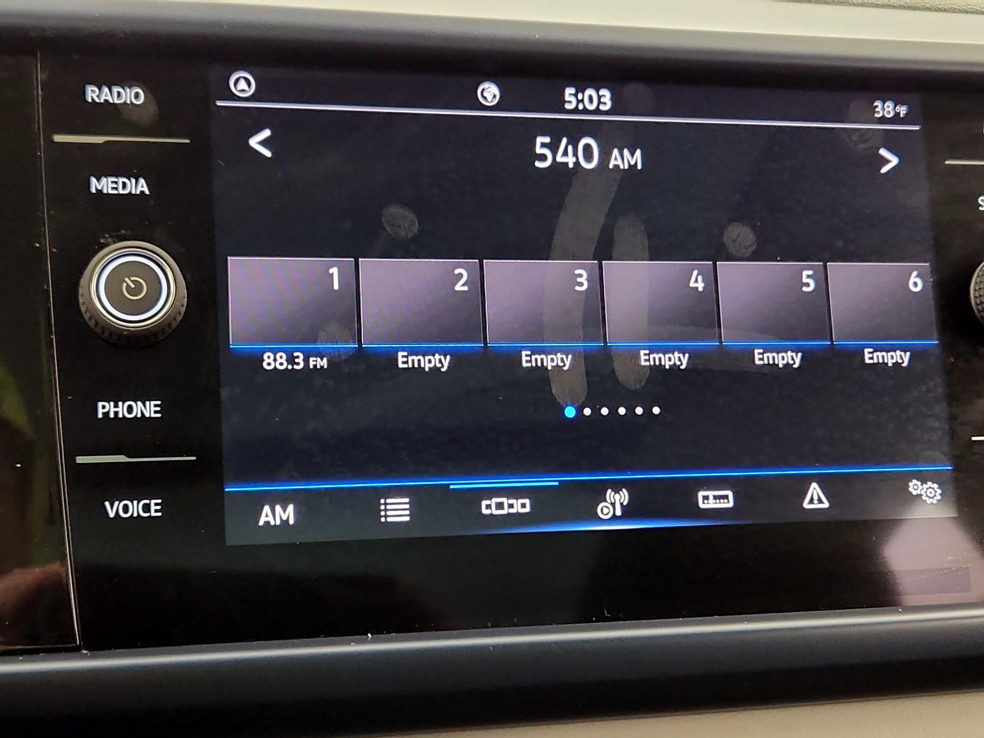 Thumbnail: 2023 Volkswagen Taos - 16