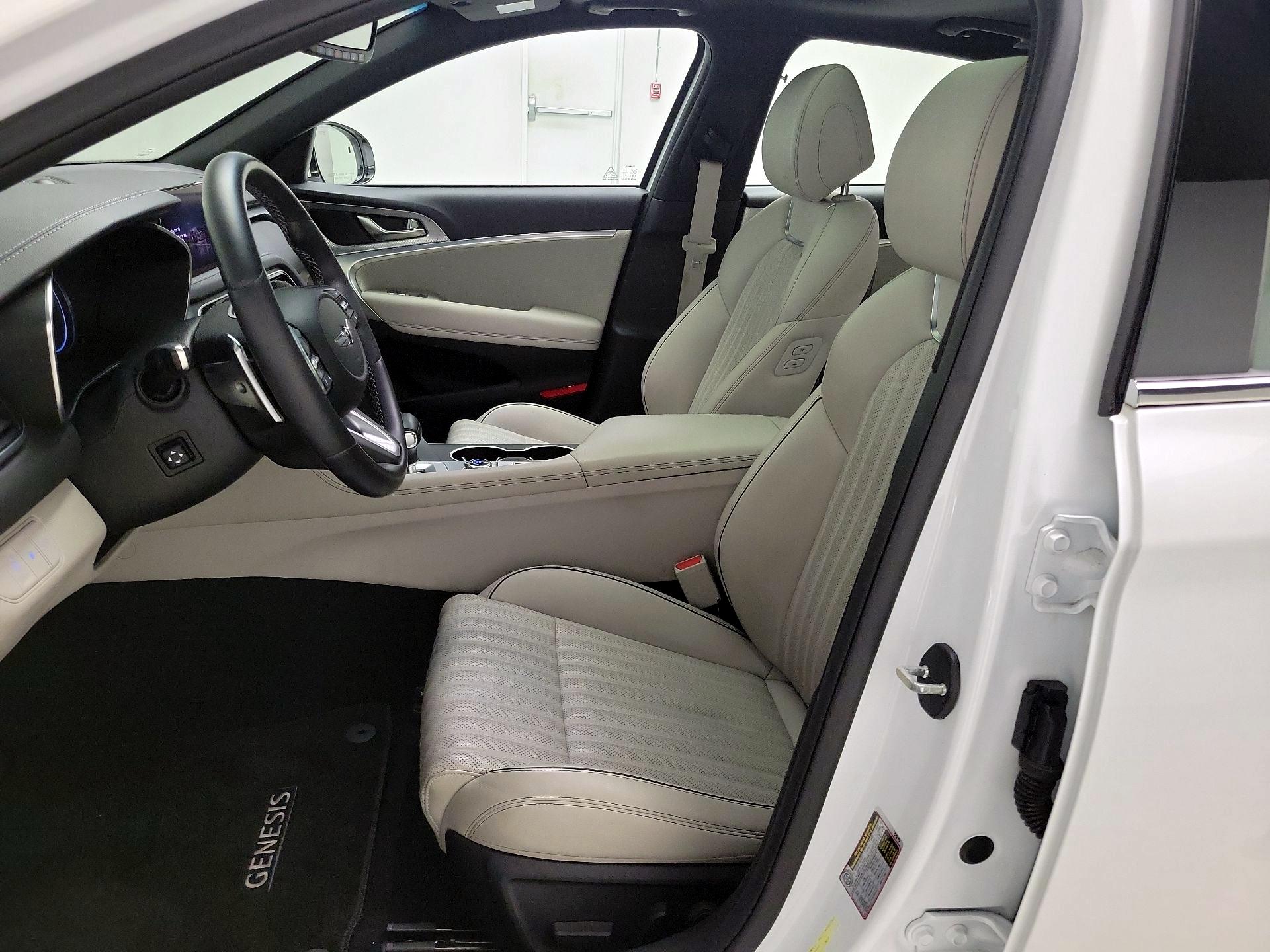 Thumbnail: 2022 Genesis G70 - 11