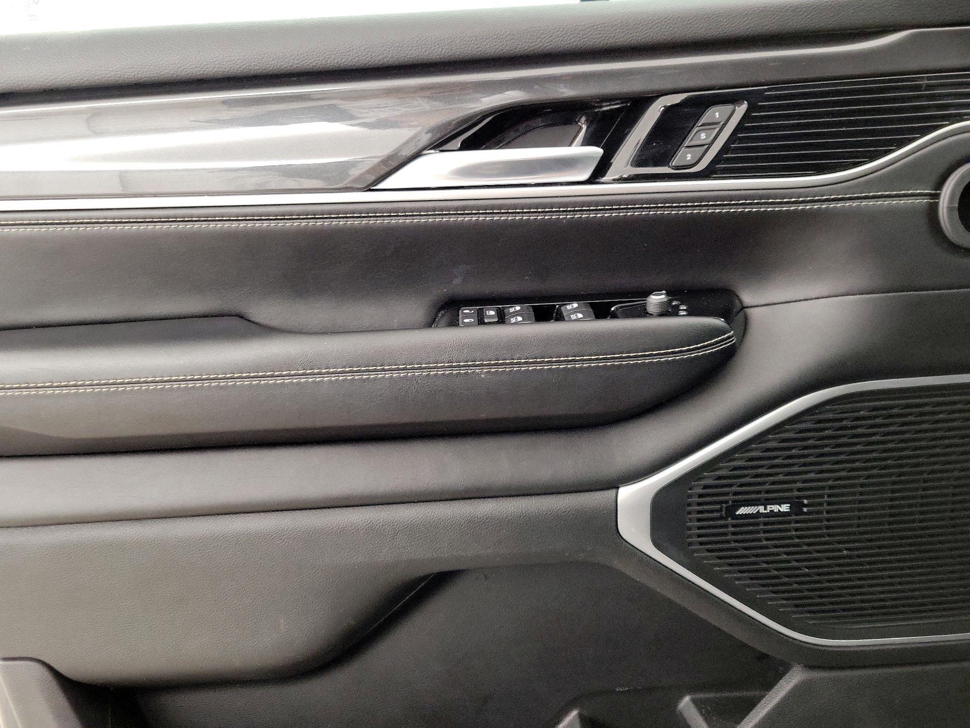 Thumbnail: 2023 Jeep Wagoneer - 12