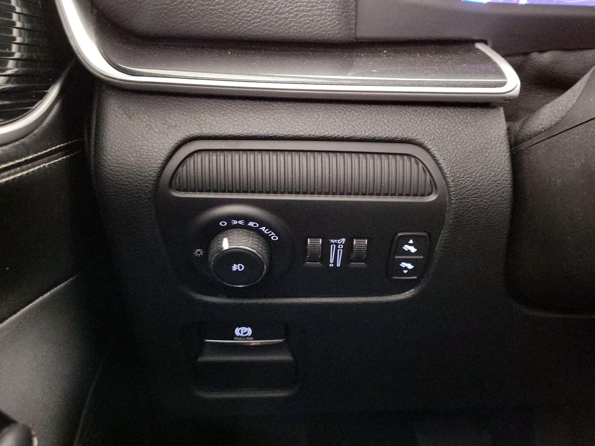 Thumbnail: 2023 Jeep Wagoneer - 13