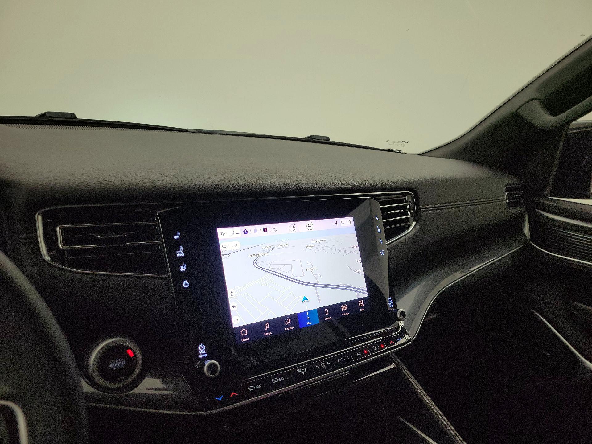 Thumbnail: 2023 Jeep Wagoneer - 14