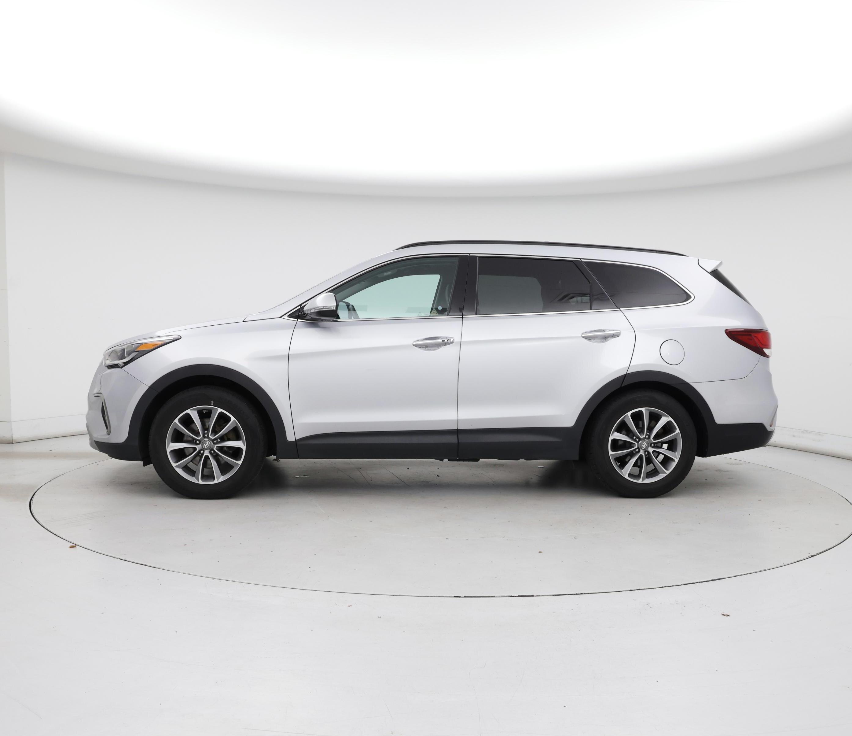 Thumbnail: 2017 Hyundai Santa Fe - 3