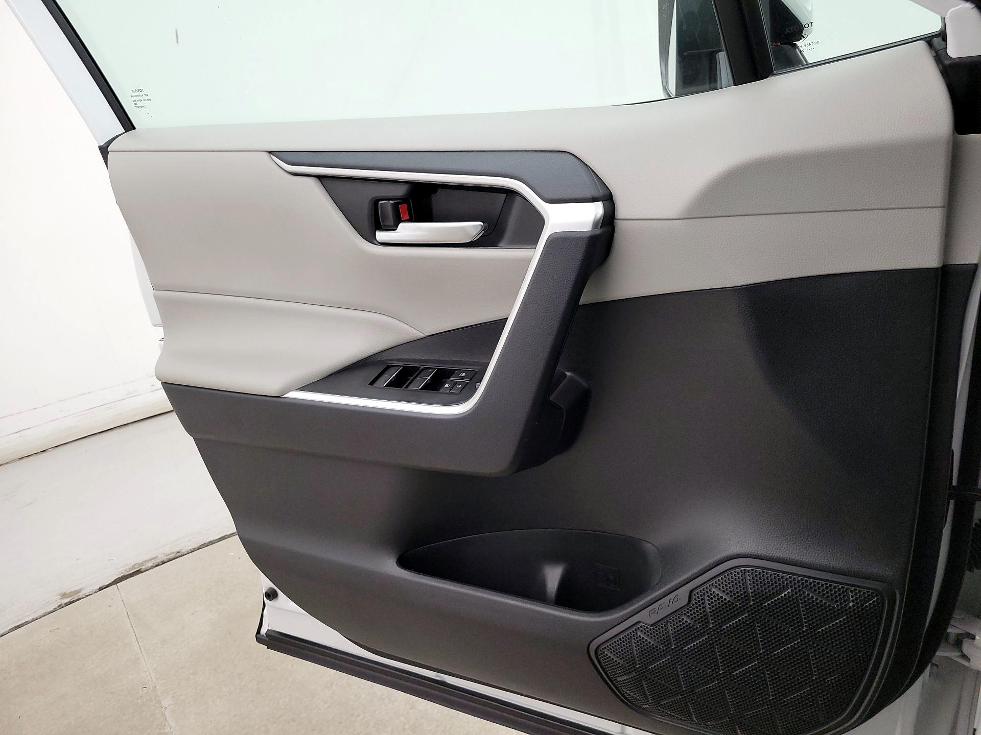 Thumbnail: 2024 Toyota RAV4 - 12