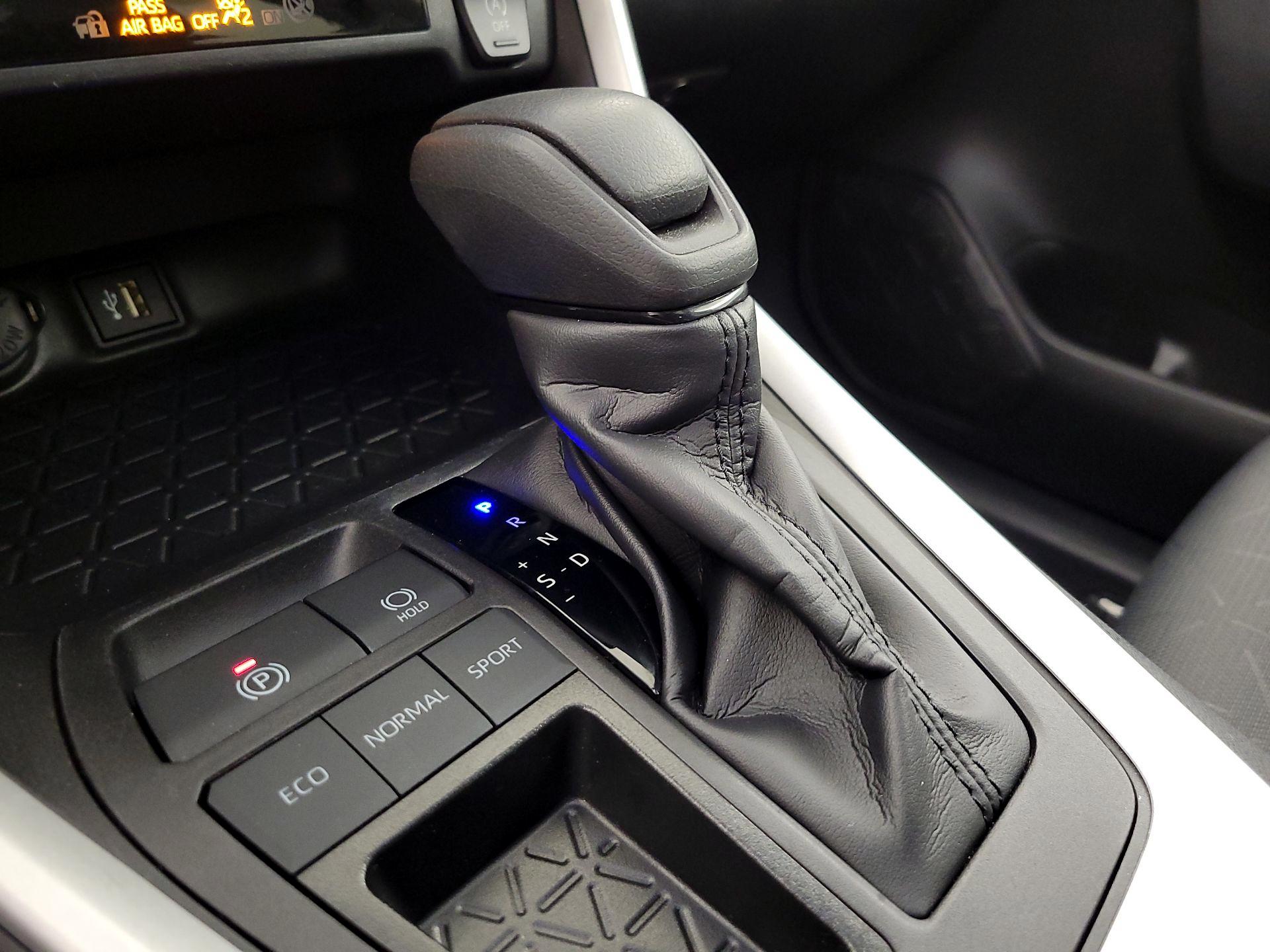 Thumbnail: 2024 Toyota RAV4 - 17