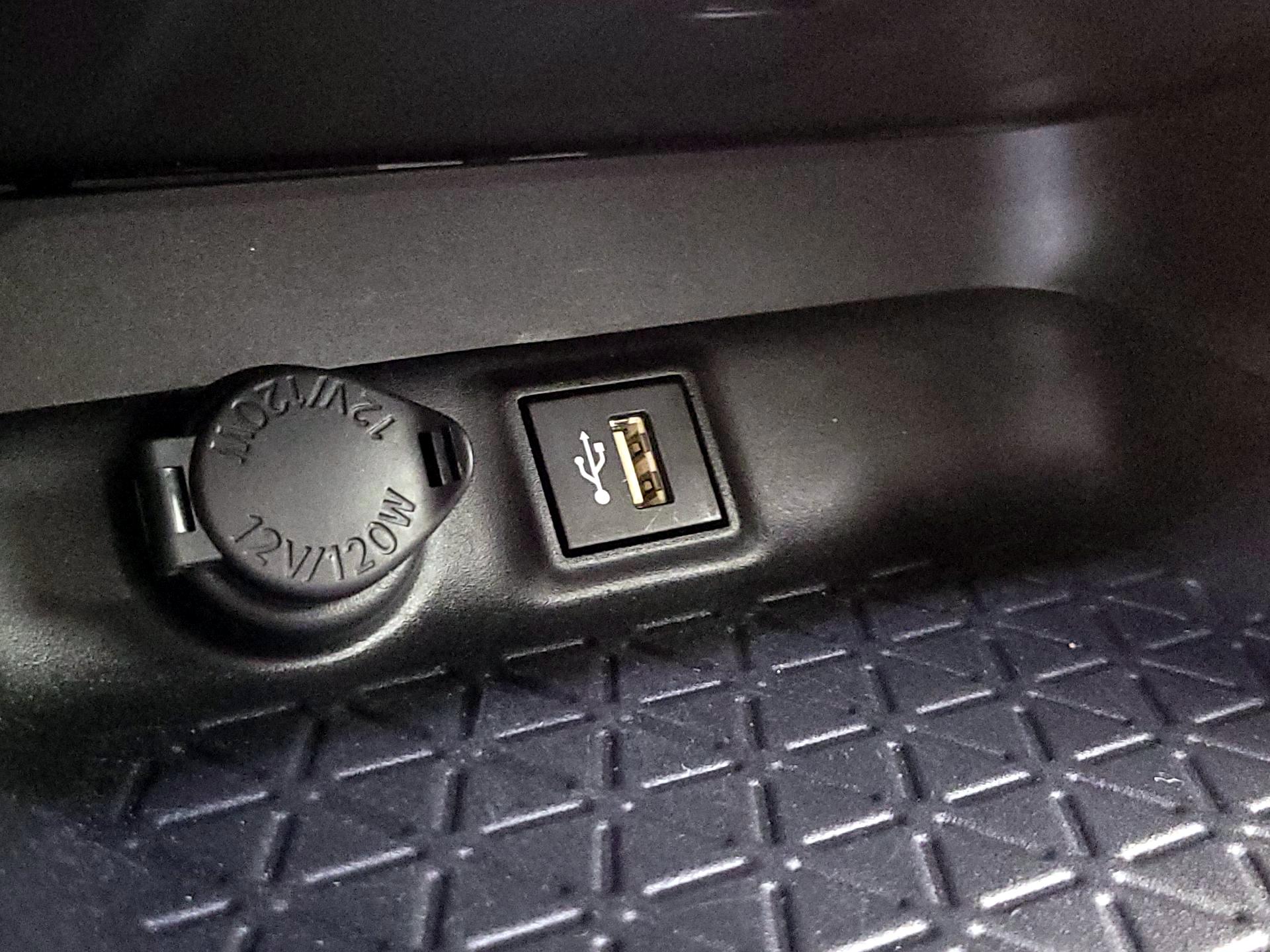 Thumbnail: 2024 Toyota RAV4 - 18