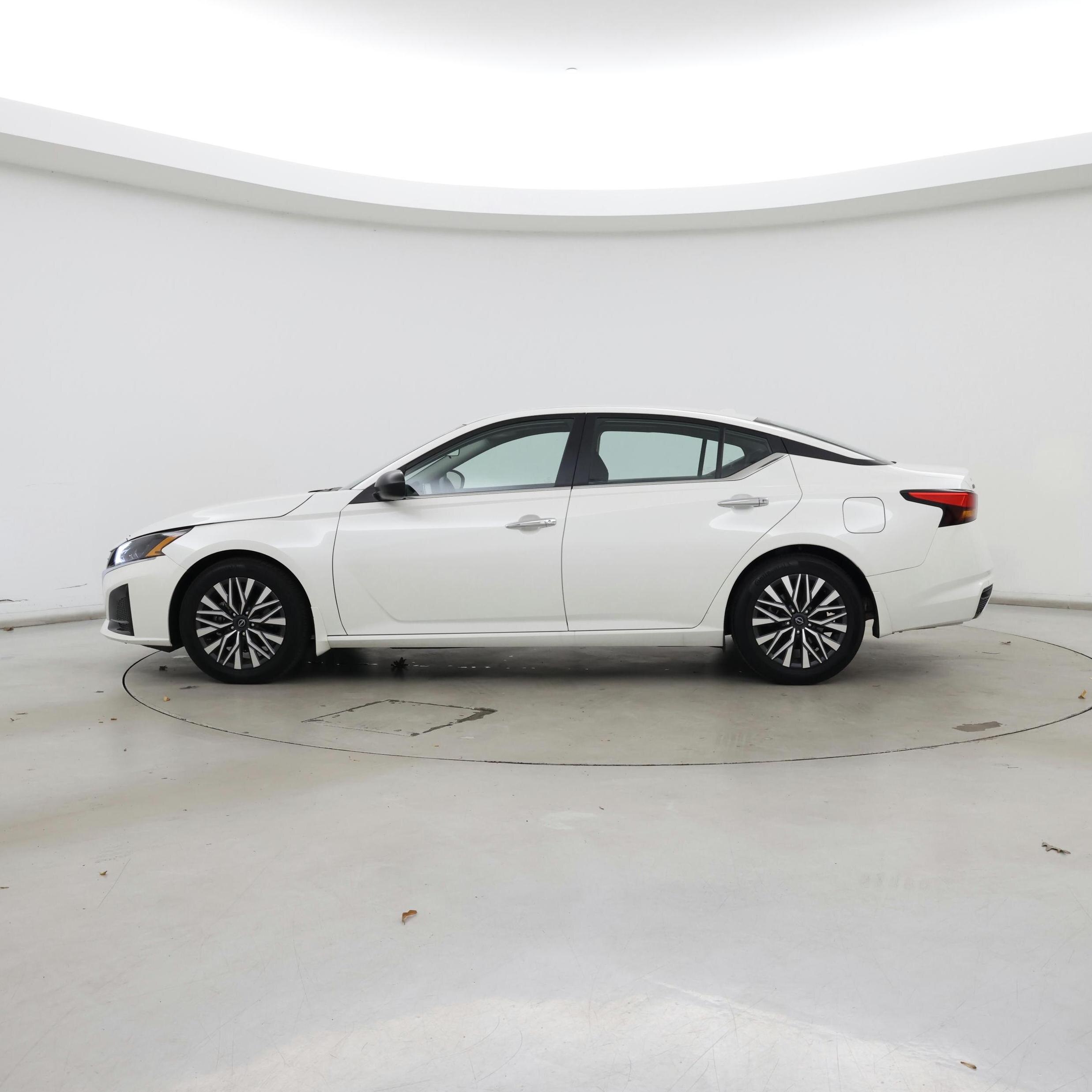 Thumbnail: 2024 Nissan Altima - 3