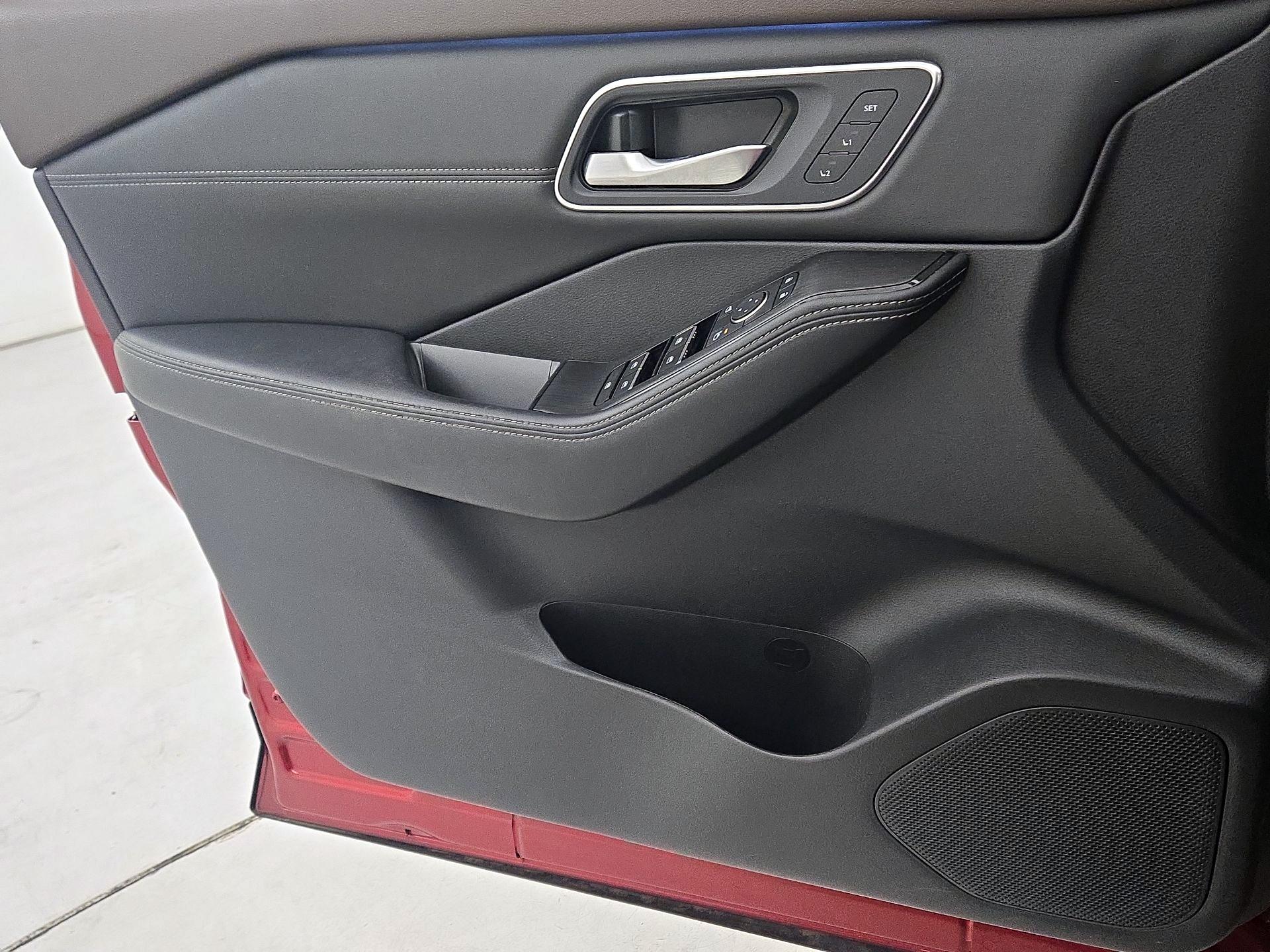 Thumbnail: 2023 Nissan Rogue - 12