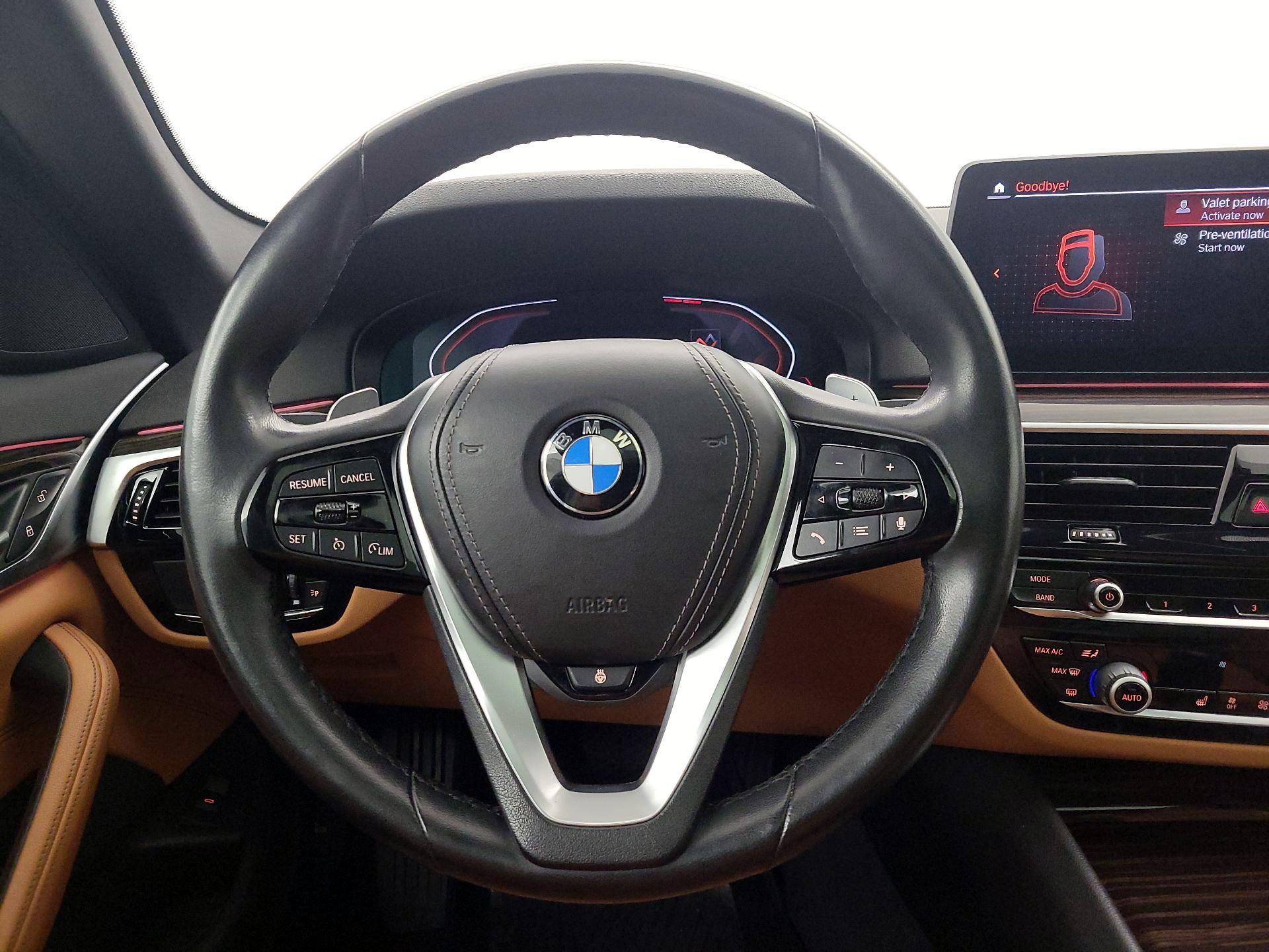 Thumbnail: 2022 BMW 5 Series - 10