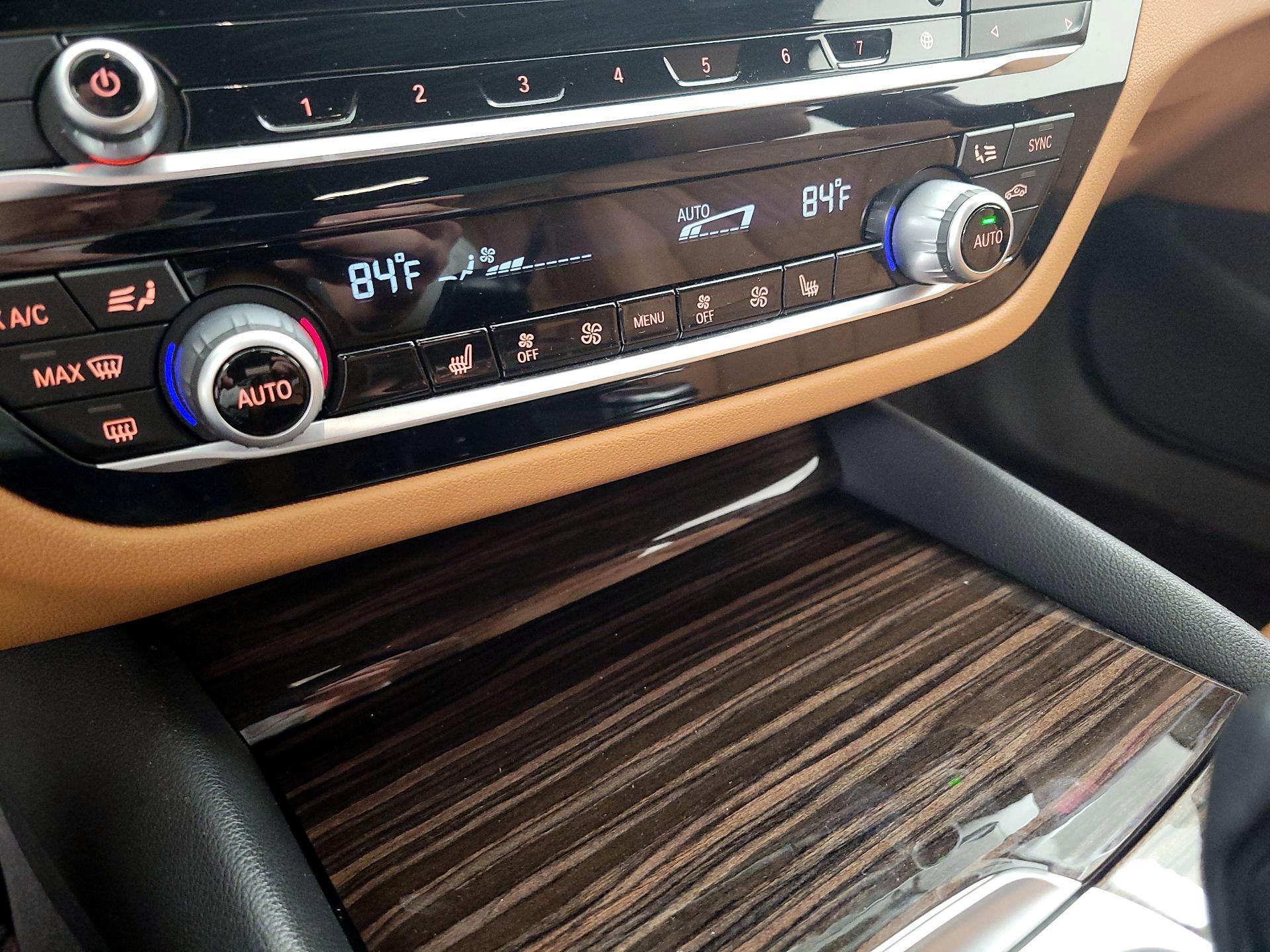 Thumbnail: 2022 BMW 5 Series - 17